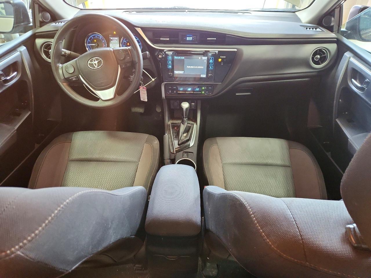2017 TOYOTA COROLLA LE — Фото 8 из 13
