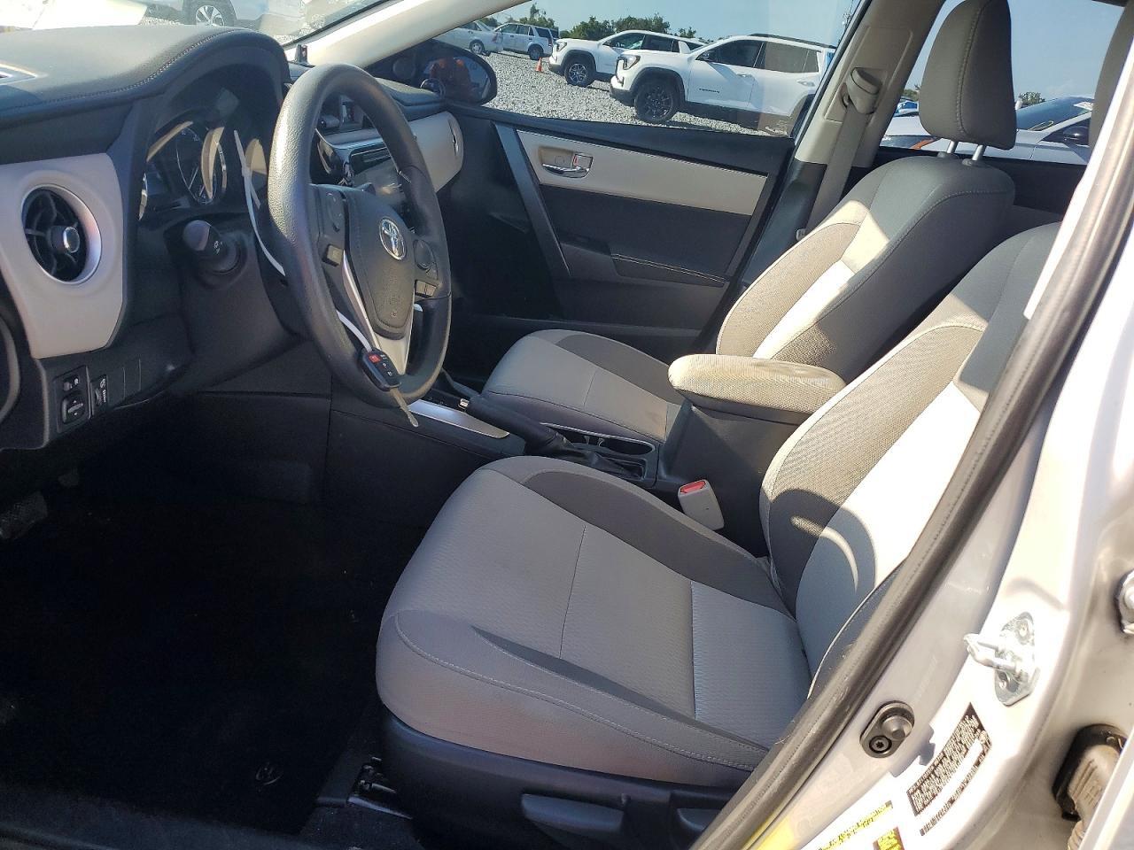 2017 TOYOTA COROLLA LE — Фото 7 из 12