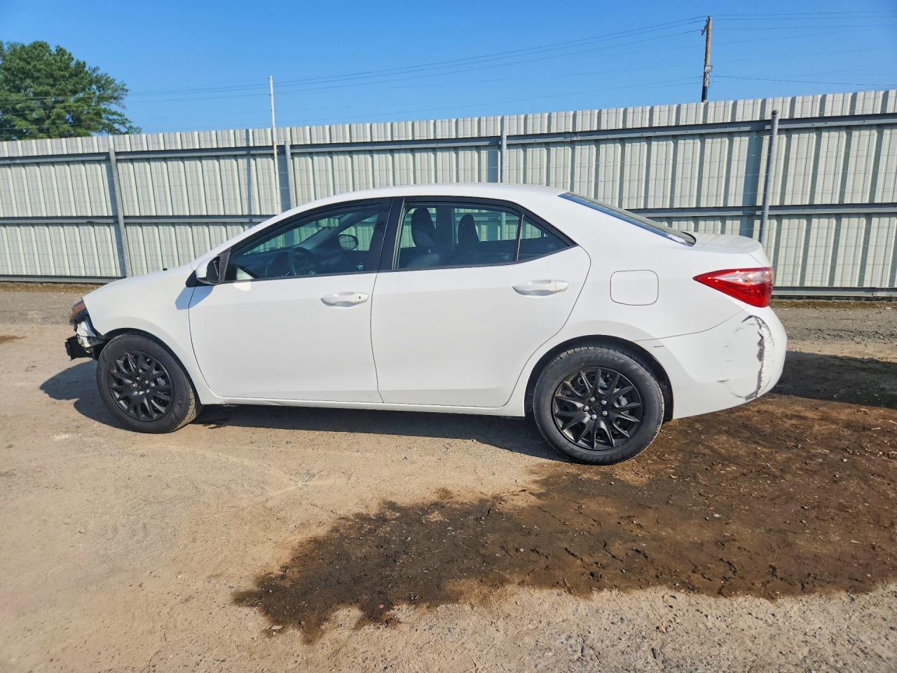 2017 TOYOTA COROLLA — Фото 2 из 13