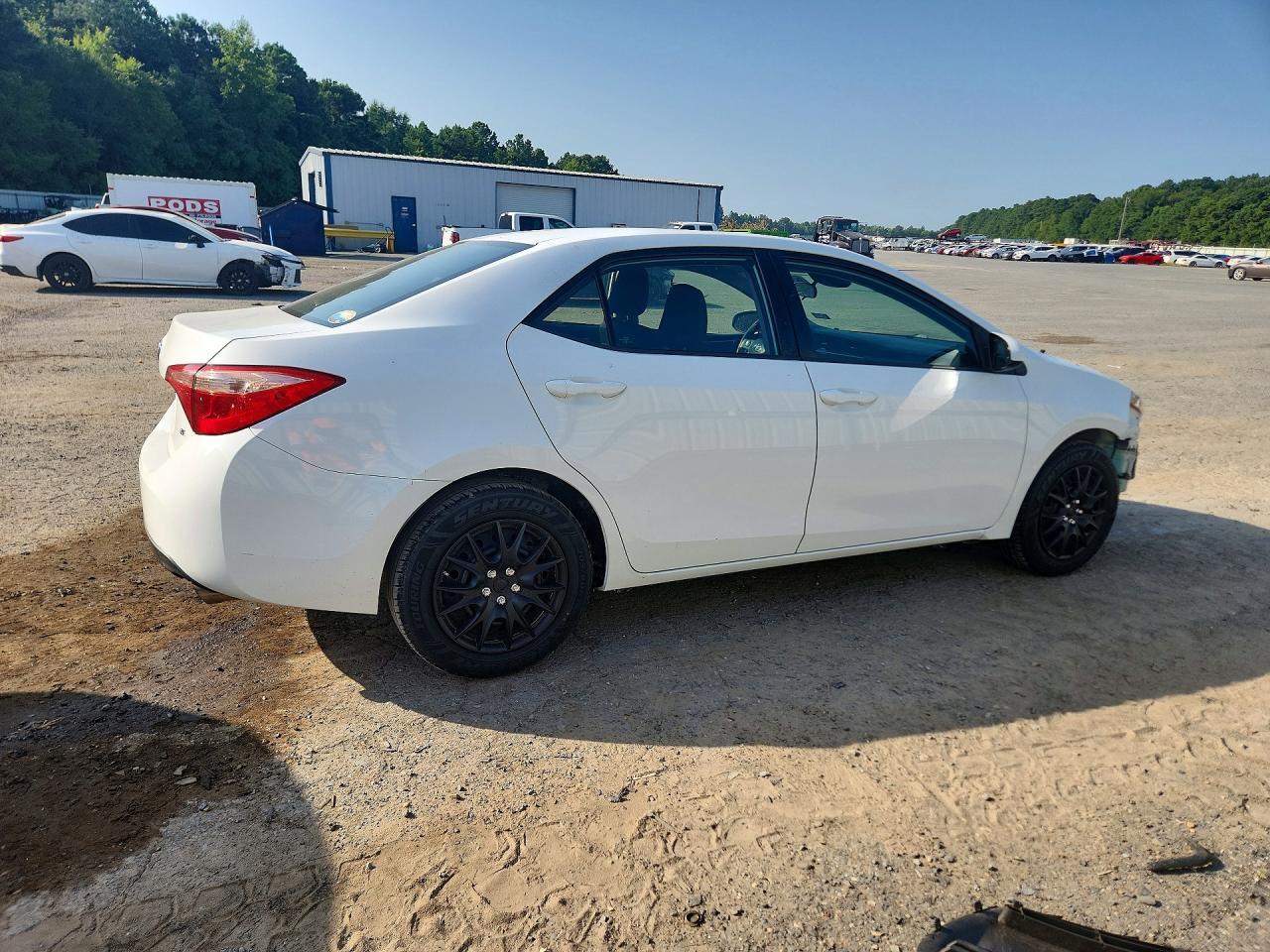 2017 TOYOTA COROLLA — Фото 3 из 13