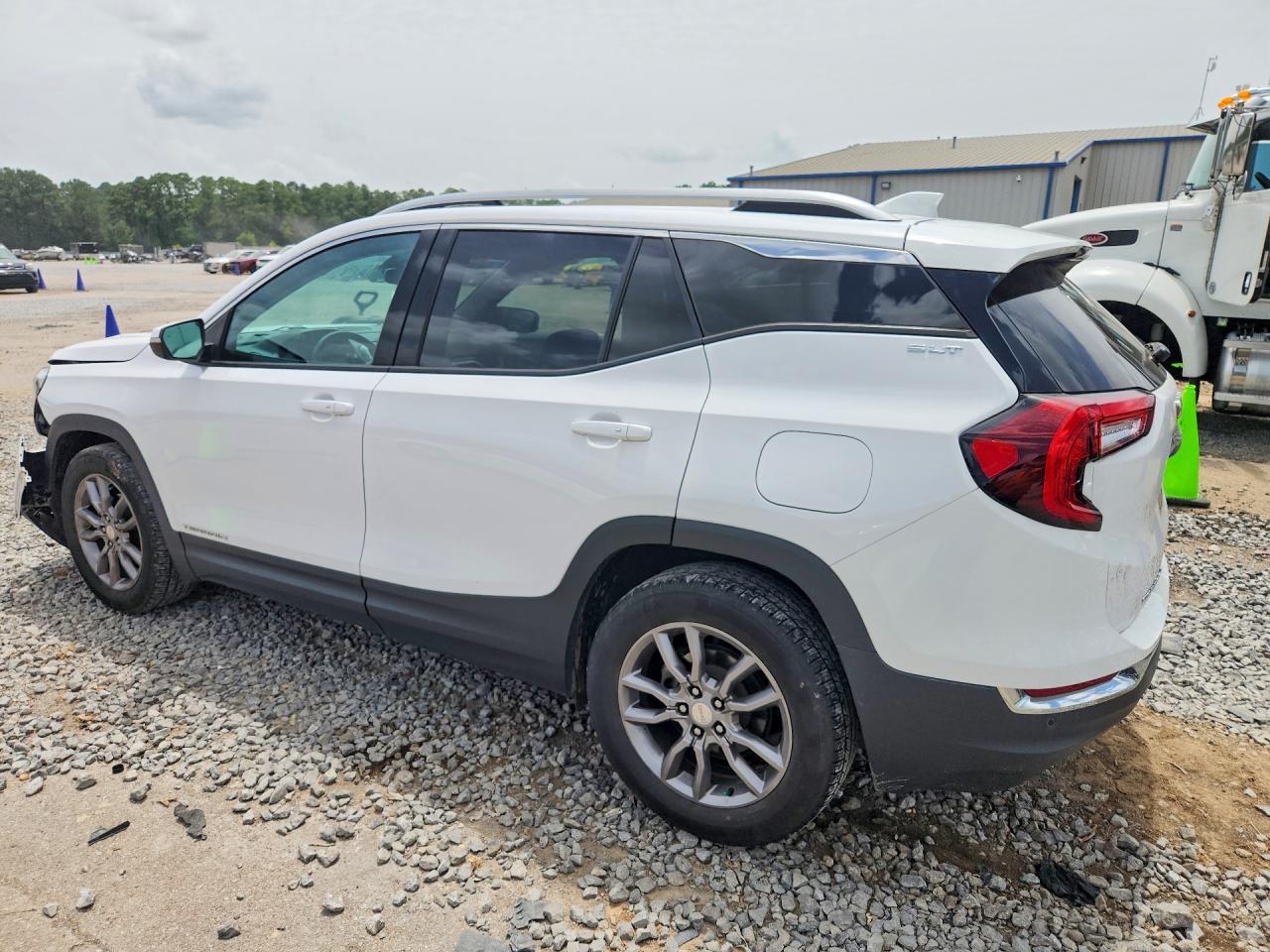 3GKALPEV9NL208837 2022 GMC TERRAIN photo no. 2
