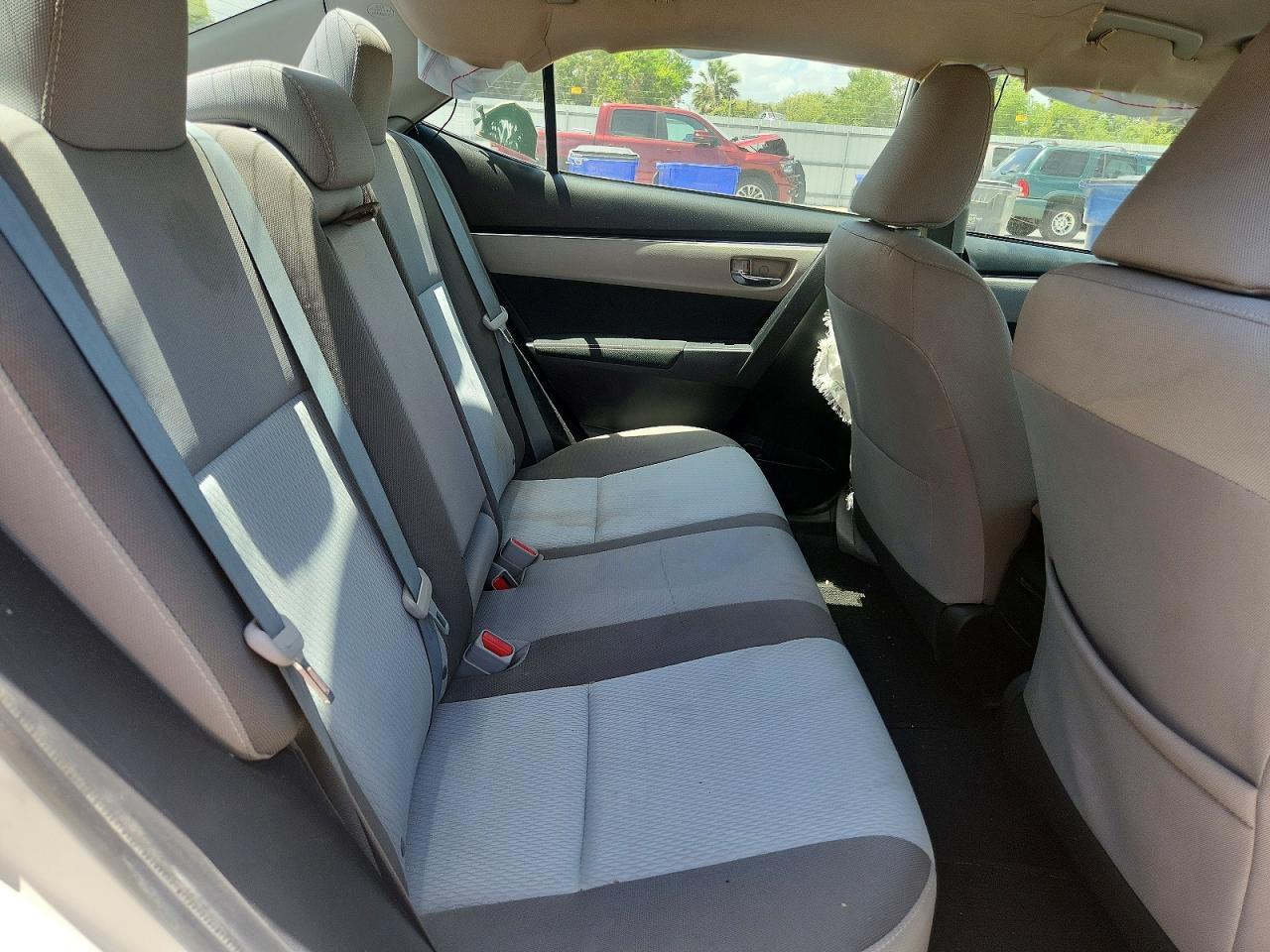 2017 TOYOTA COROLLA LE — Фото 10 из 13