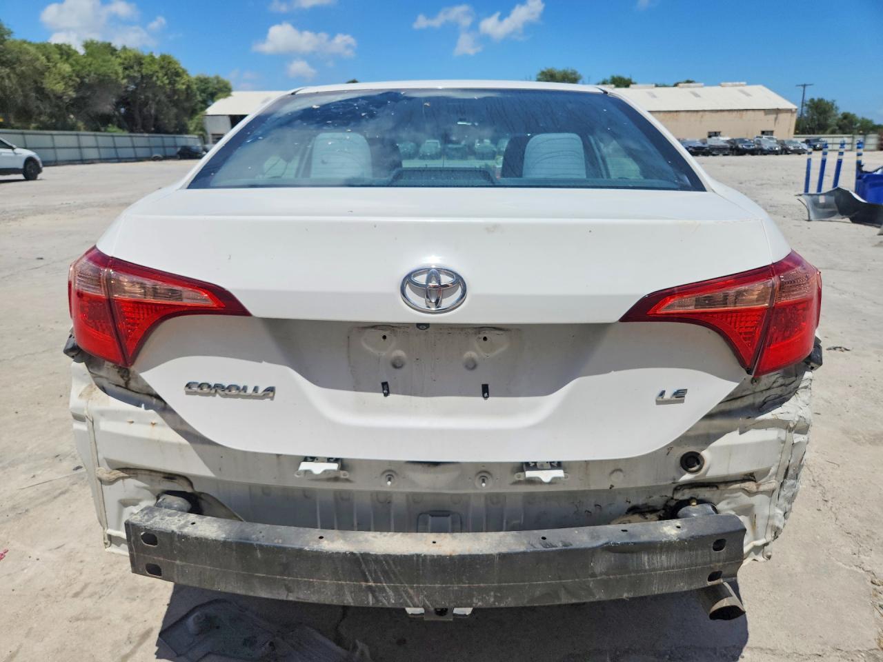 2017 TOYOTA COROLLA LE — Фото 6 из 13