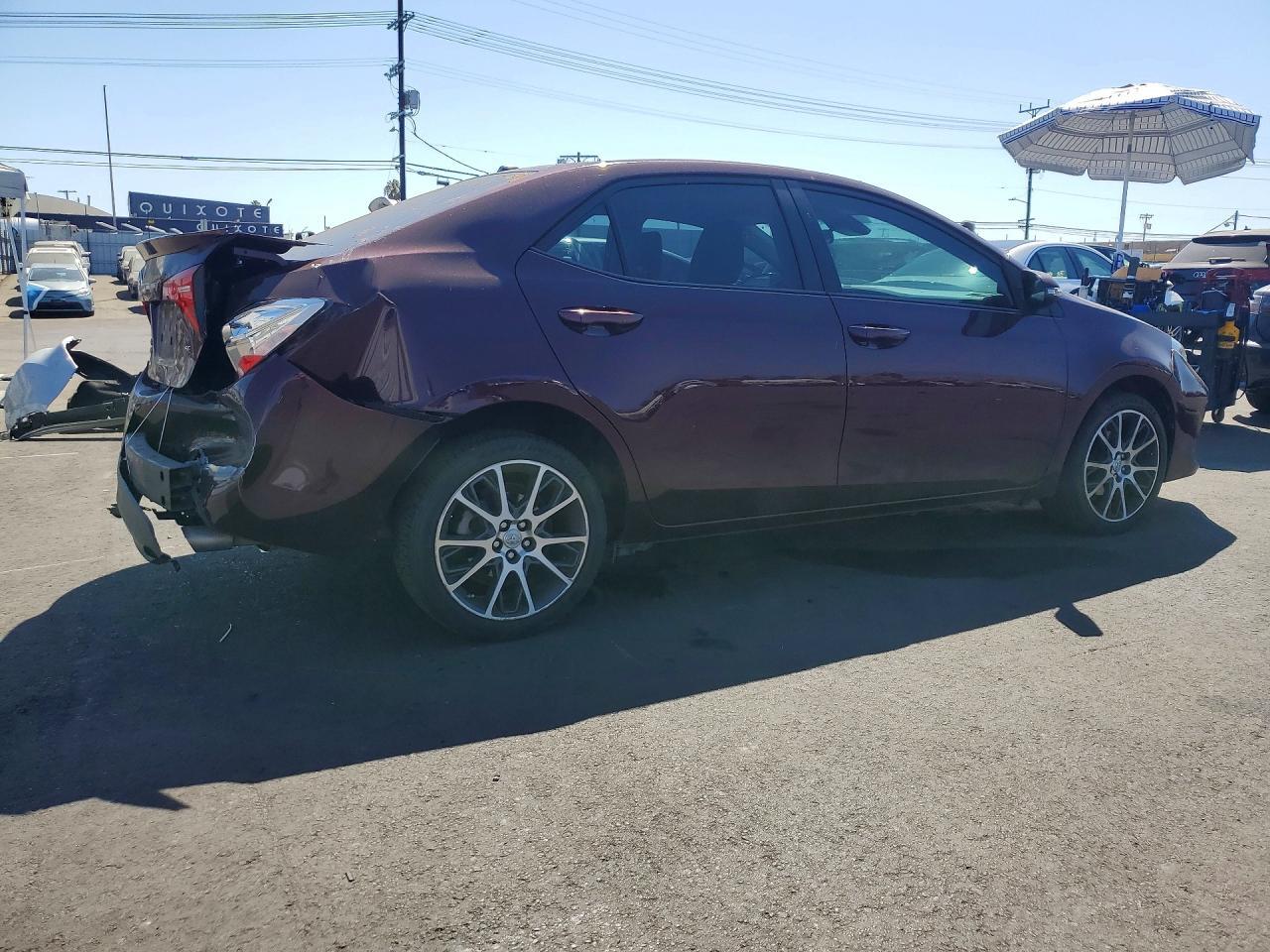 5YFBURHE4HP573101 2017 TOYOTA COROLLA photo no. 3