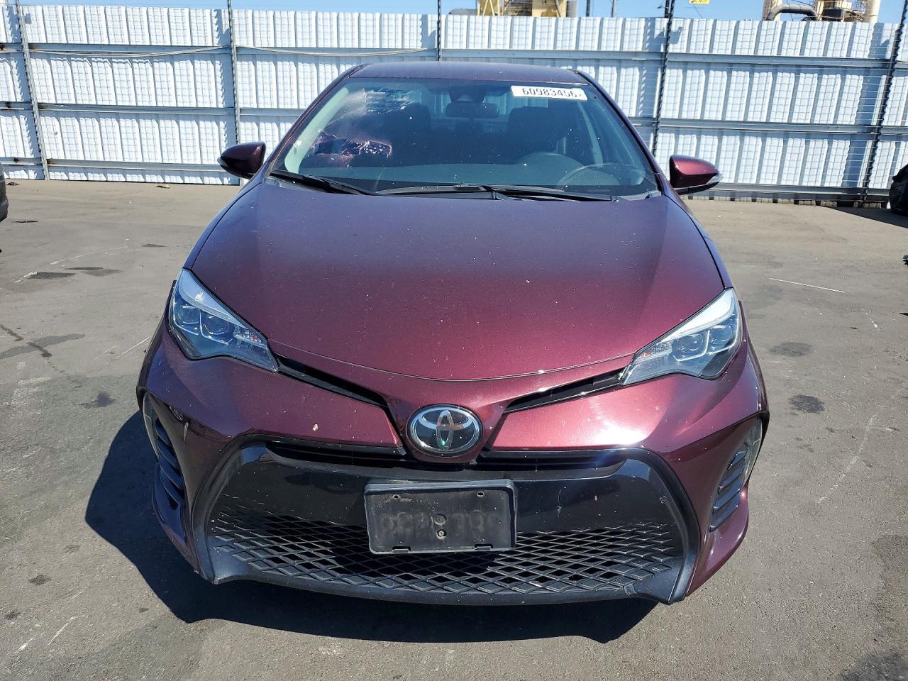 5YFBURHE4HP573101 2017 TOYOTA COROLLA photo no. 5