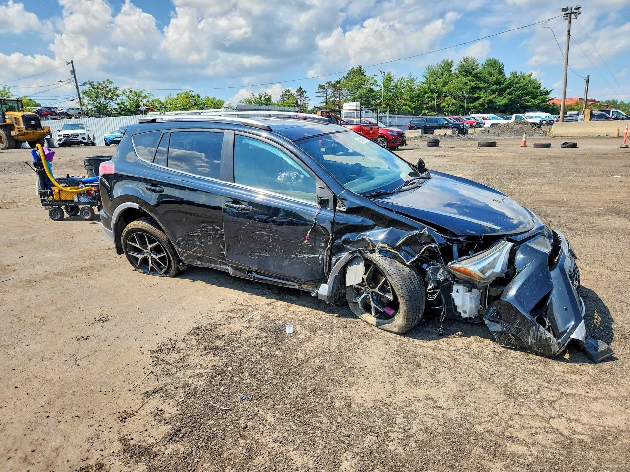 2017 TOYOTA RAV4 SE — Фото 4 из 13