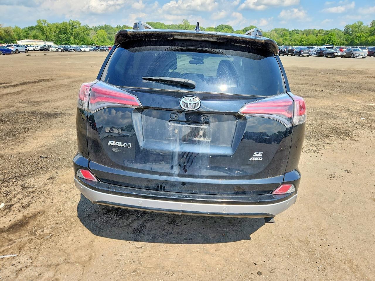 2017 TOYOTA RAV4 SE — Фото 6 из 13