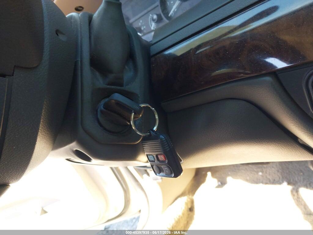 2MEFM75V08X652592 2008 MERCURY GRAND MARQUIS photo no. 11