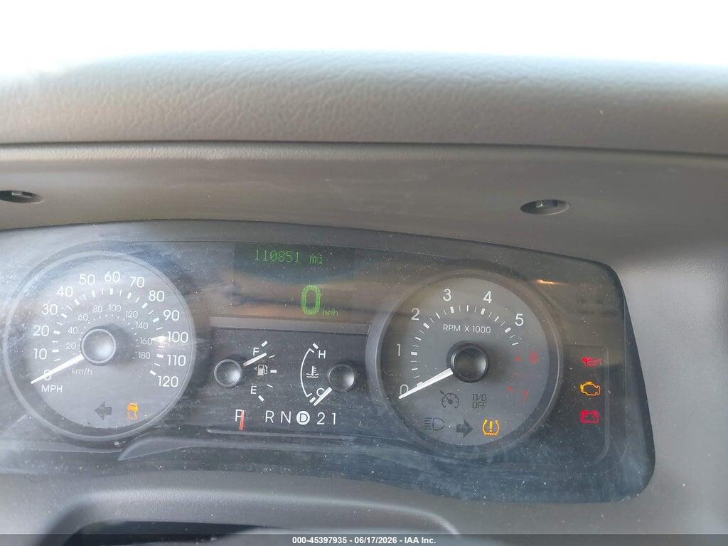 2MEFM75V08X652592 2008 MERCURY GRAND MARQUIS photo no. 7