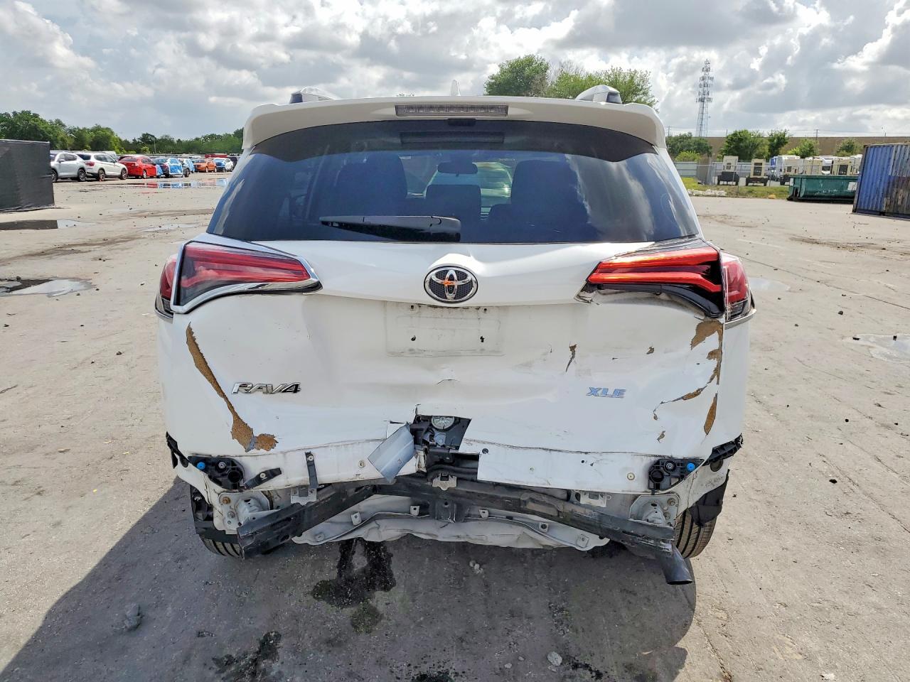 2T3WFREV2HW380273 2017 TOYOTA RAV4 photo no. 6