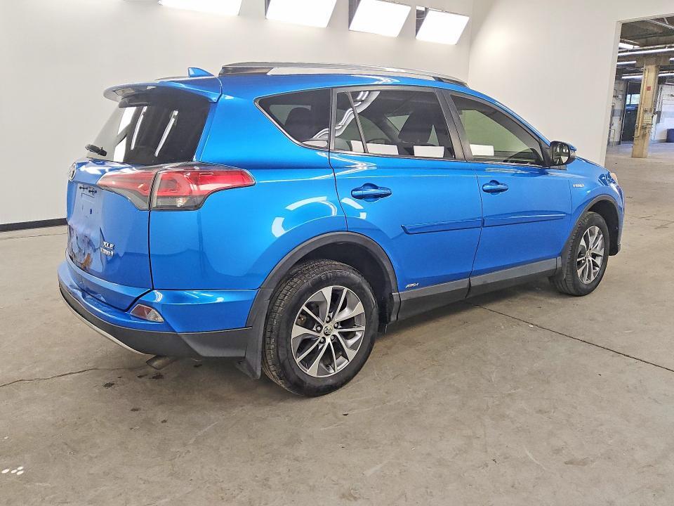 2017 TOYOTA RAV4 HYBRID XLE — Фото 3 из 12