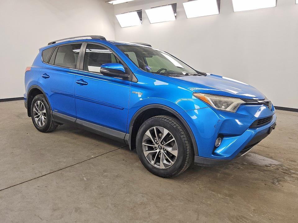 2017 TOYOTA RAV4 HYBRID XLE — Фото 4 из 12