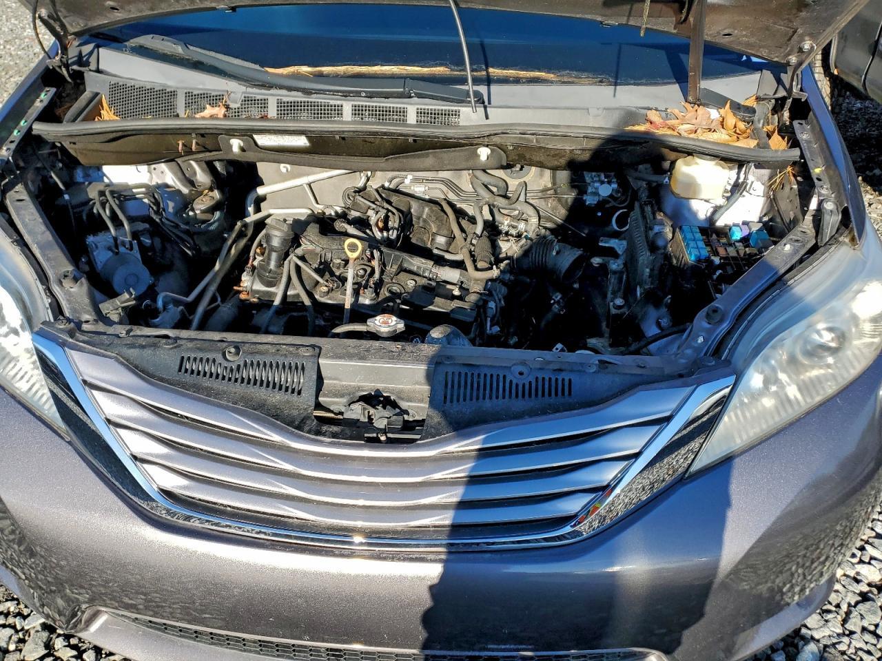 2017 TOYOTA SIENNA XLE — Фото 12 из 13
