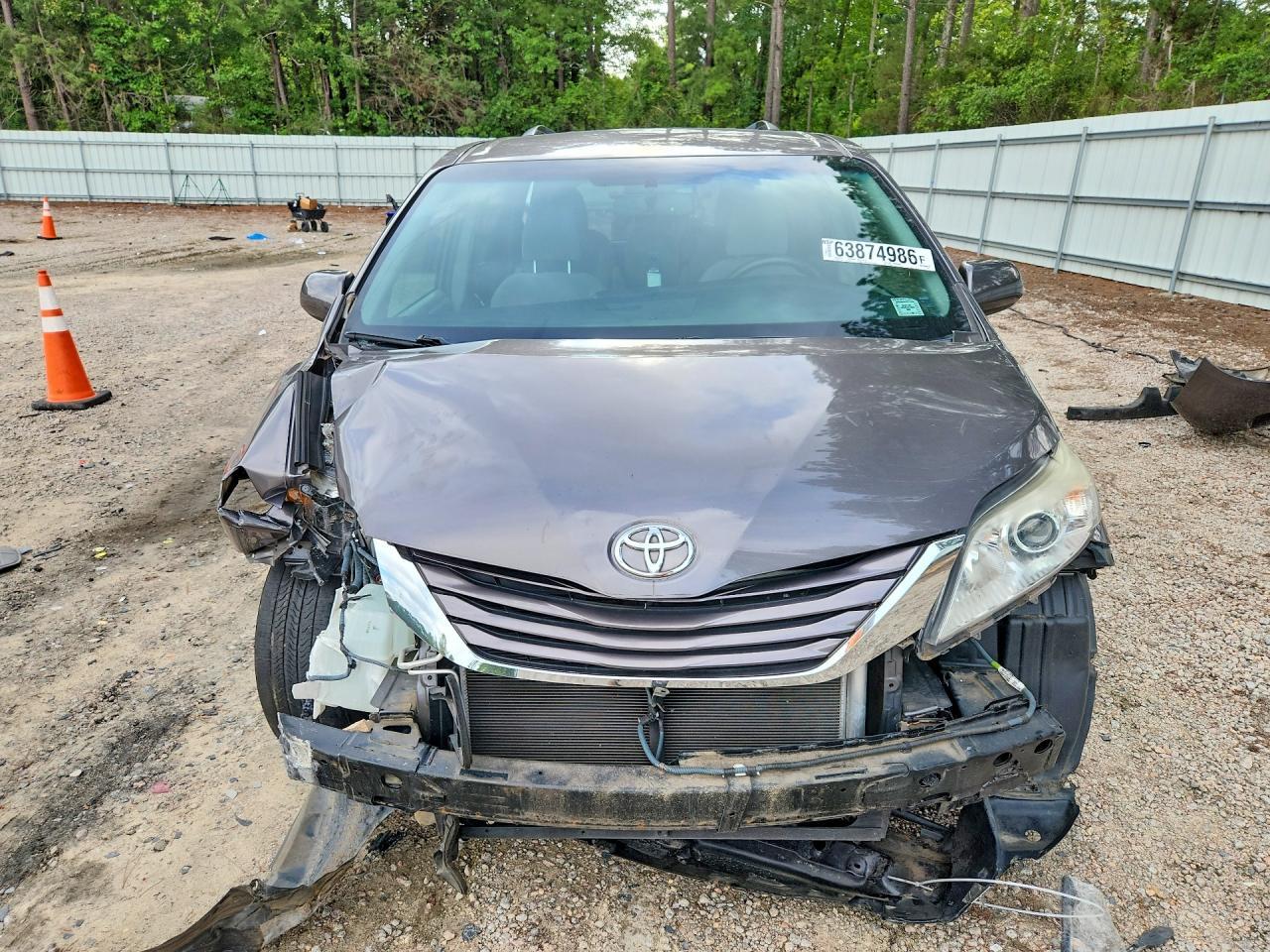 5TDKZ3DC8HS853565 2017 TOYOTA SIENNA photo no. 5