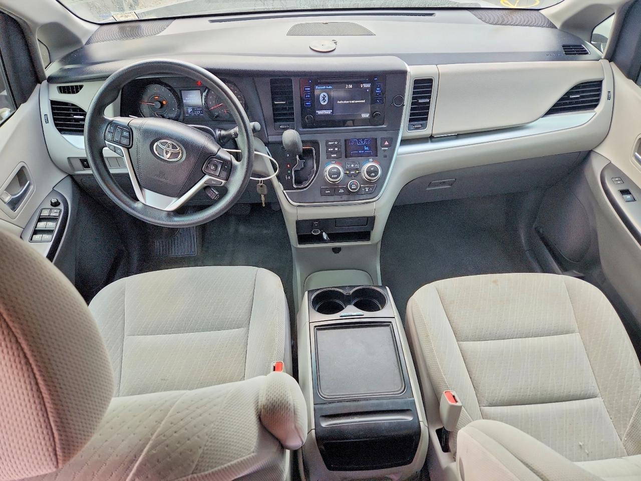 5TDKZ3DC8HS853565 2017 TOYOTA SIENNA photo no. 8