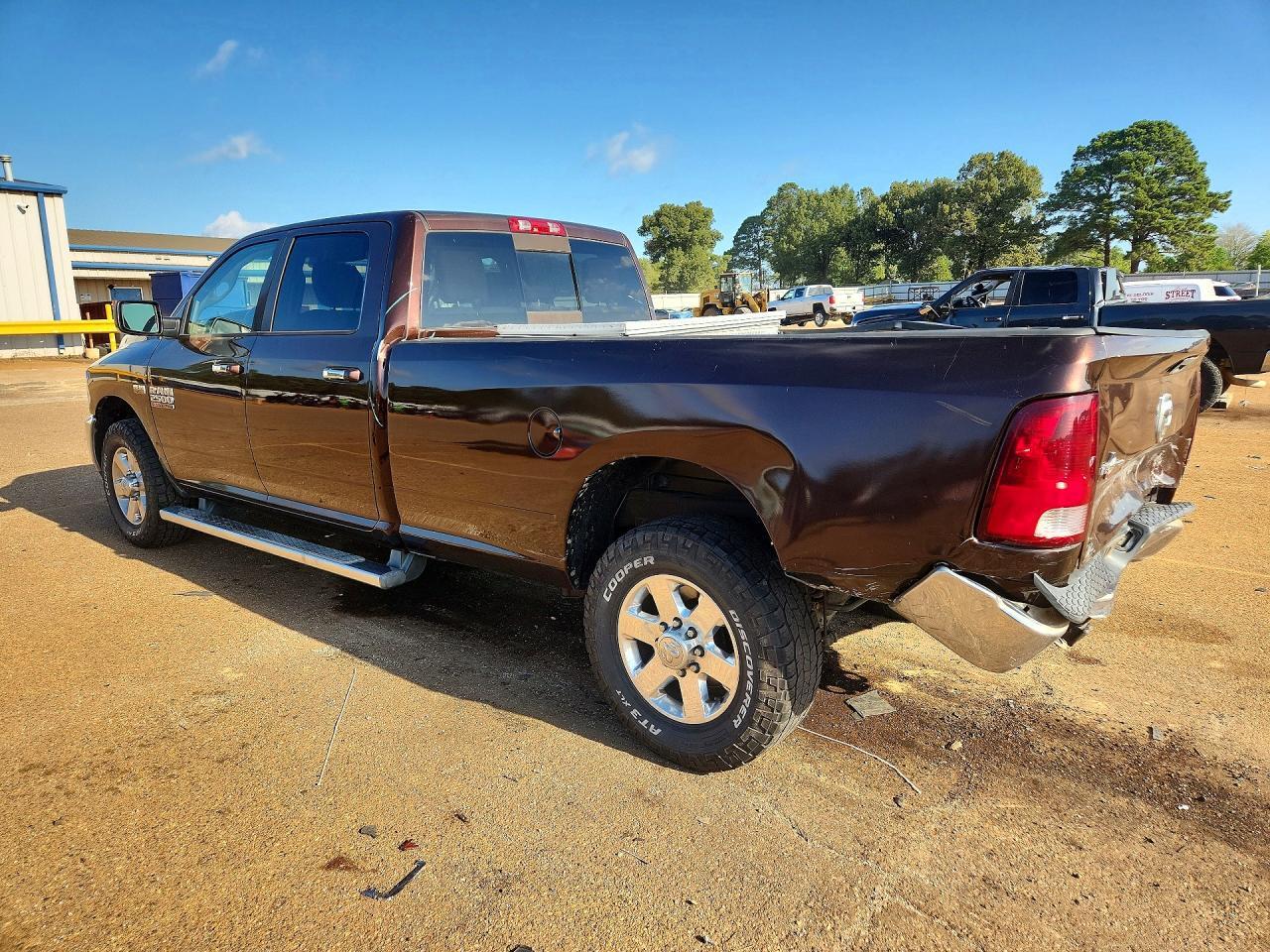 2014 RAM 2500 SLT — Фото 2 из 12
