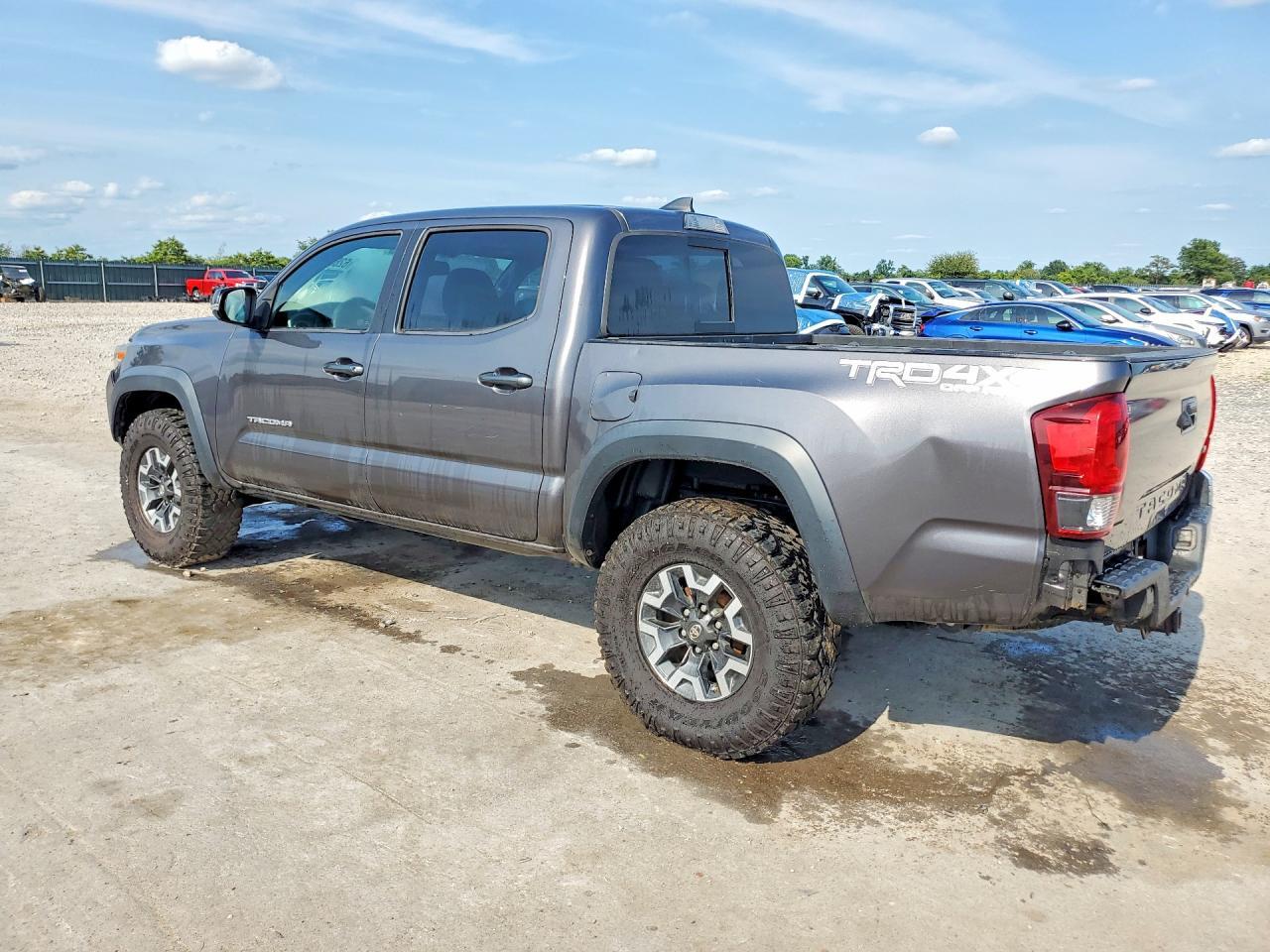 2017 TOYOTA TACOMA TRD OFF-ROAD — Фото 2 из 12