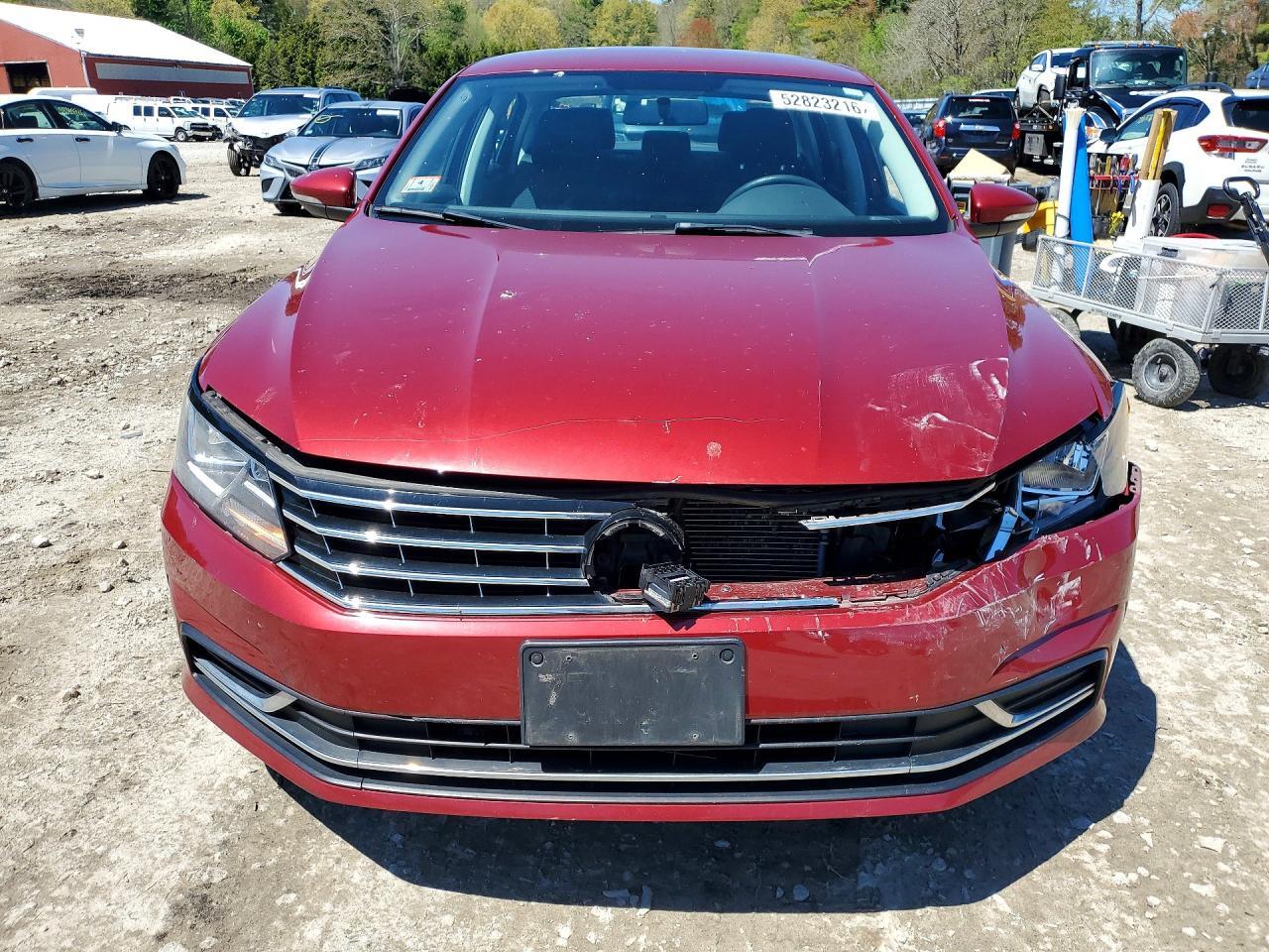 2017 VOLKSWAGEN PASSAT S — Фото 5 из 12