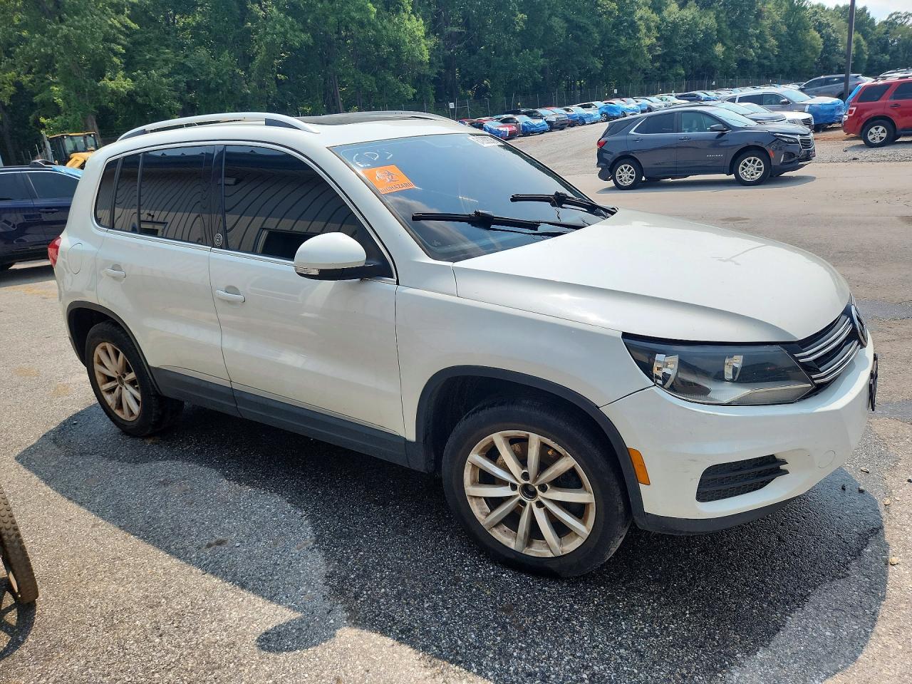 2017 VOLKSWAGEN TIGUAN 2.0T WOLFSBURG EDITION — Фото 4 из 13