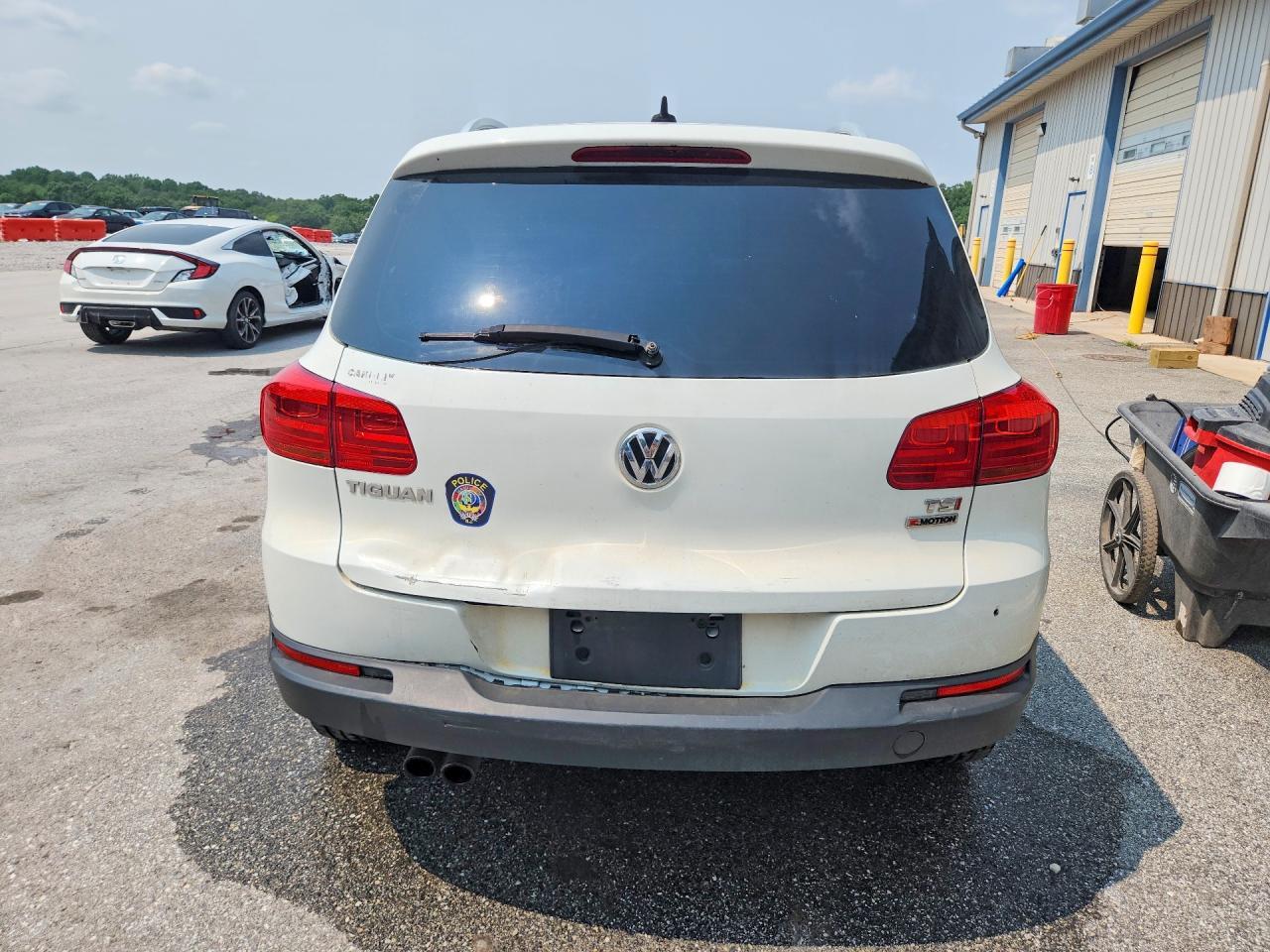2017 VOLKSWAGEN TIGUAN 2.0T WOLFSBURG EDITION — Фото 6 из 13