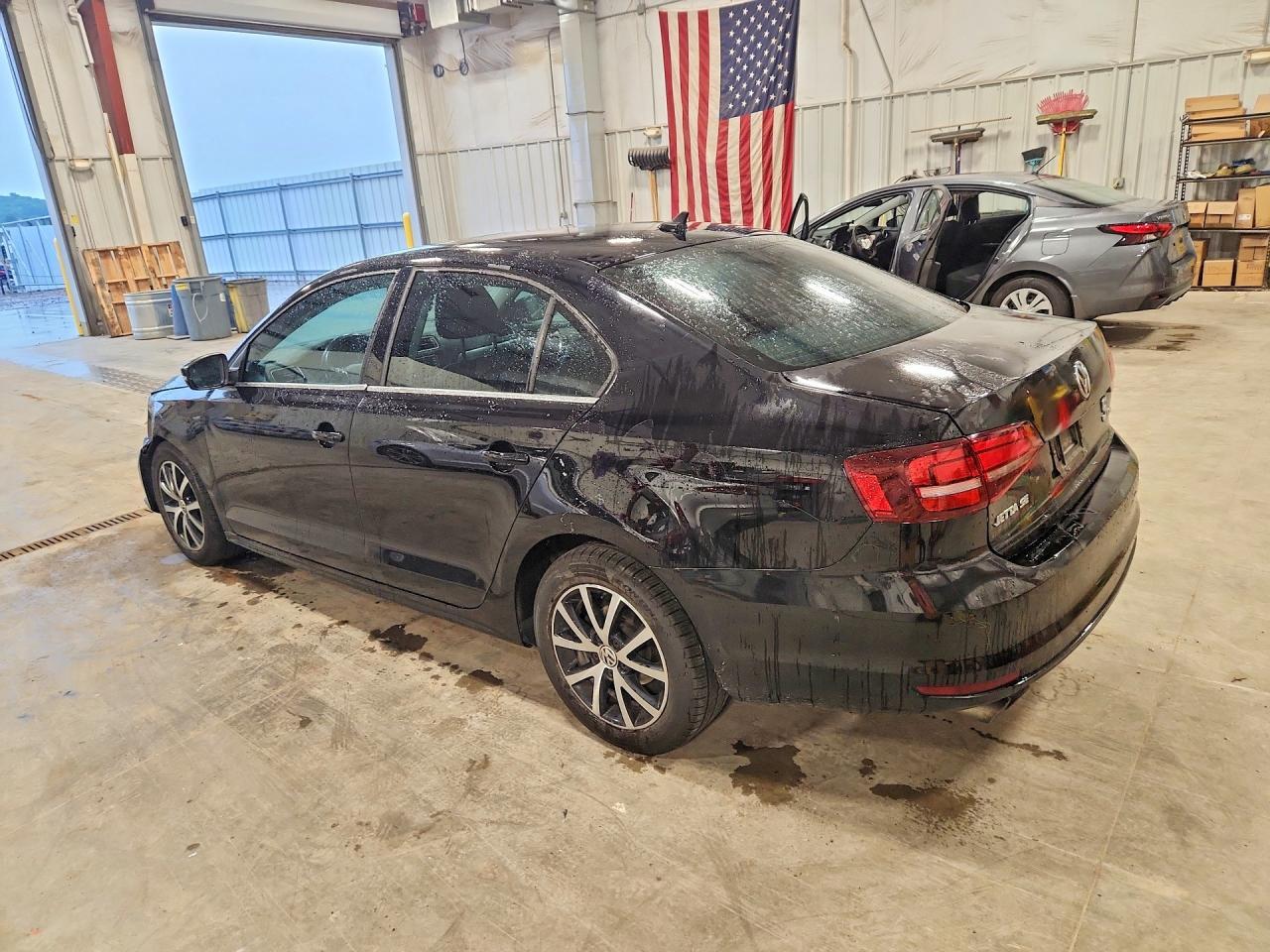2017 VOLKSWAGEN JETTA SE — Фото 2 из 12