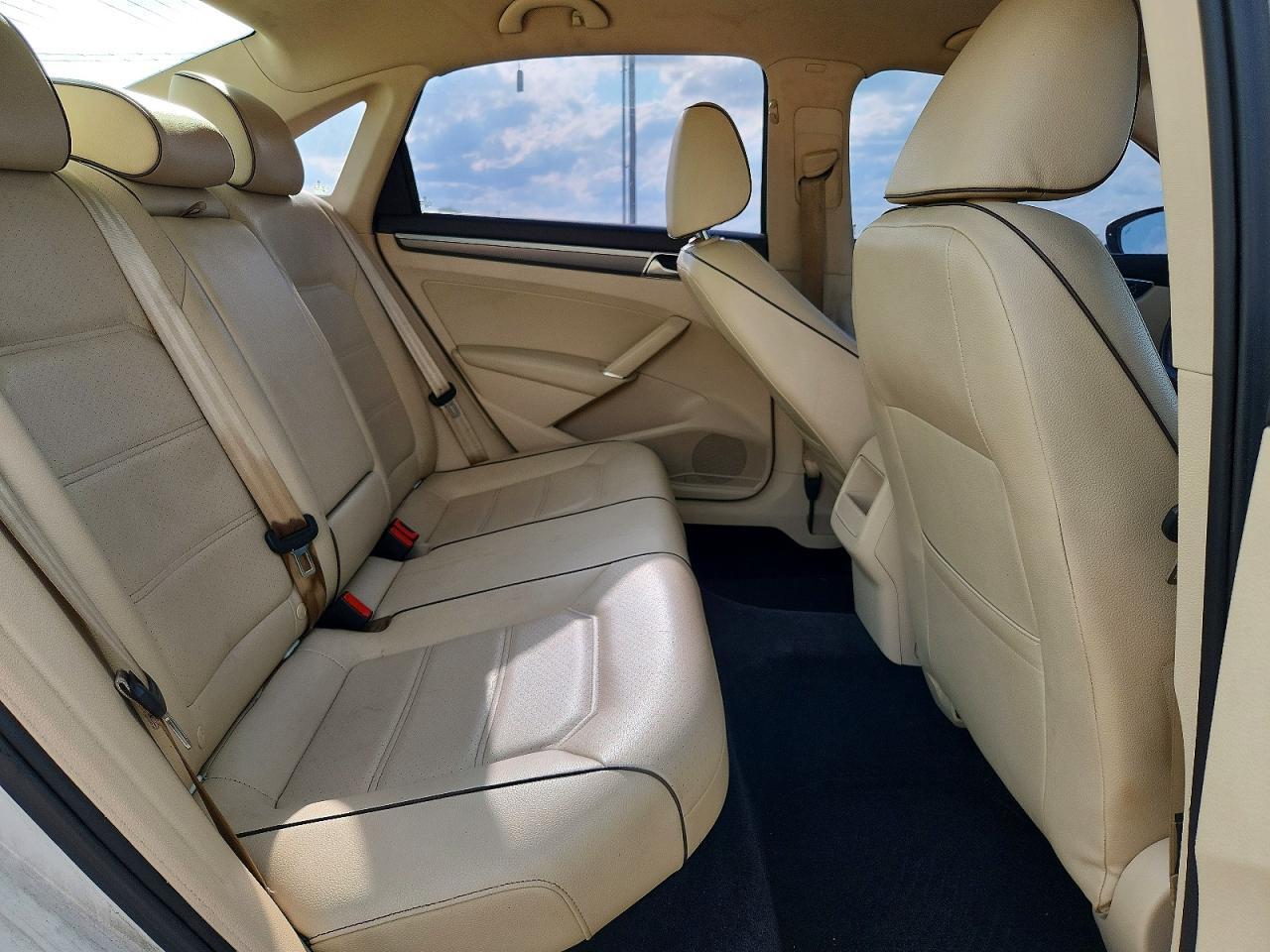 2017 VOLKSWAGEN PASSAT R-LINE — Фото 10 из 12
