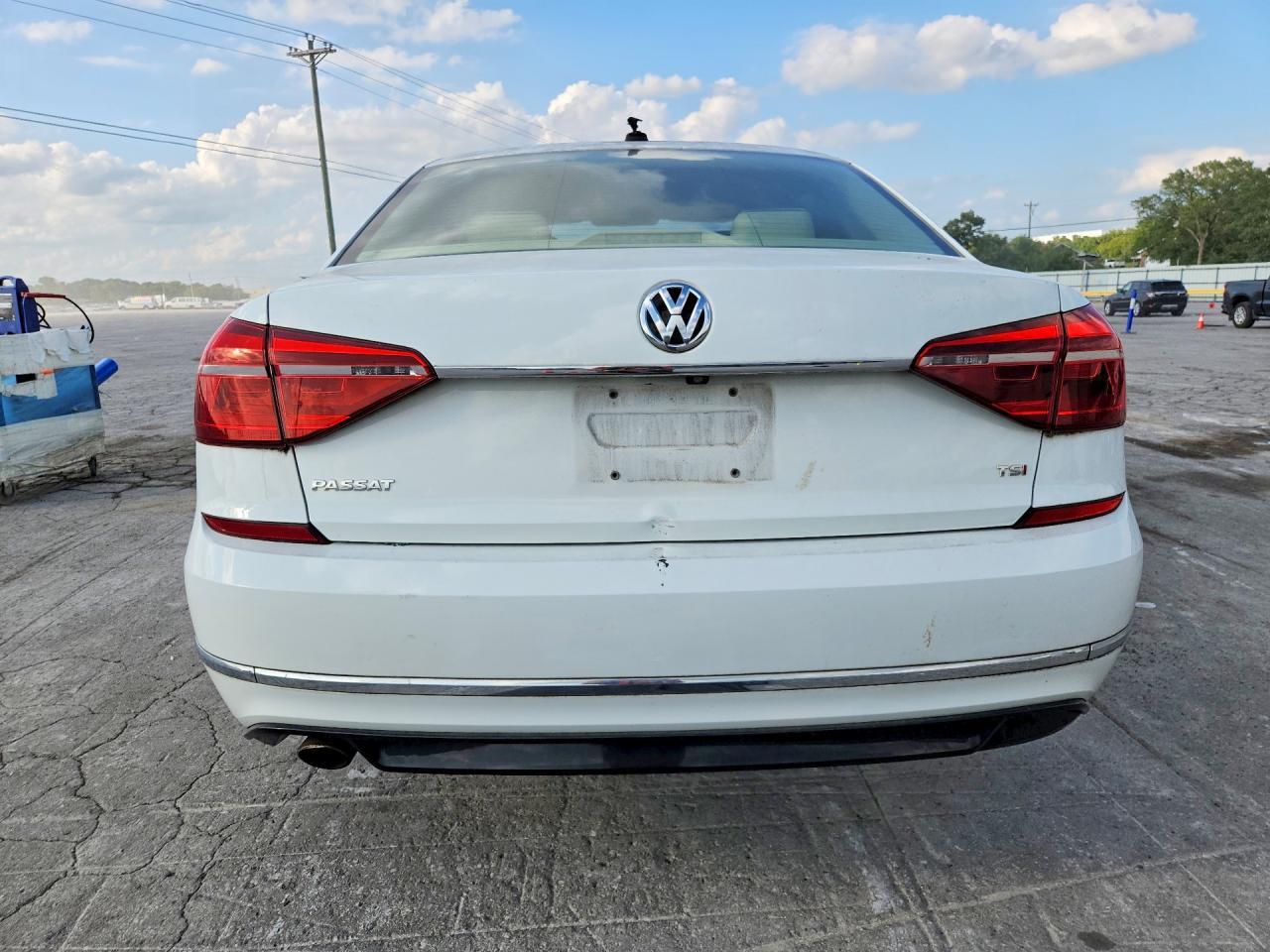 2017 VOLKSWAGEN PASSAT R-LINE — Фото 6 из 12