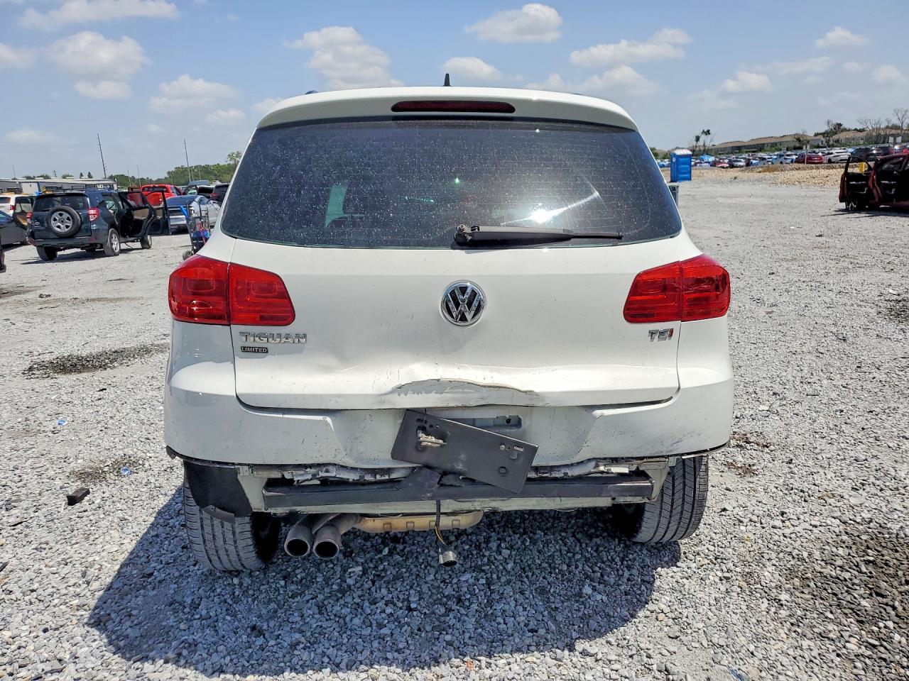 2017 VOLKSWAGEN TIGUAN S — Фото 6 из 14