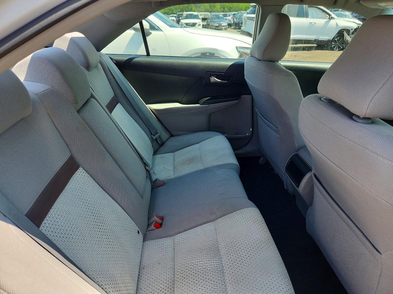 2014 TOYOTA CAMRY LE — Фото 10 из 12