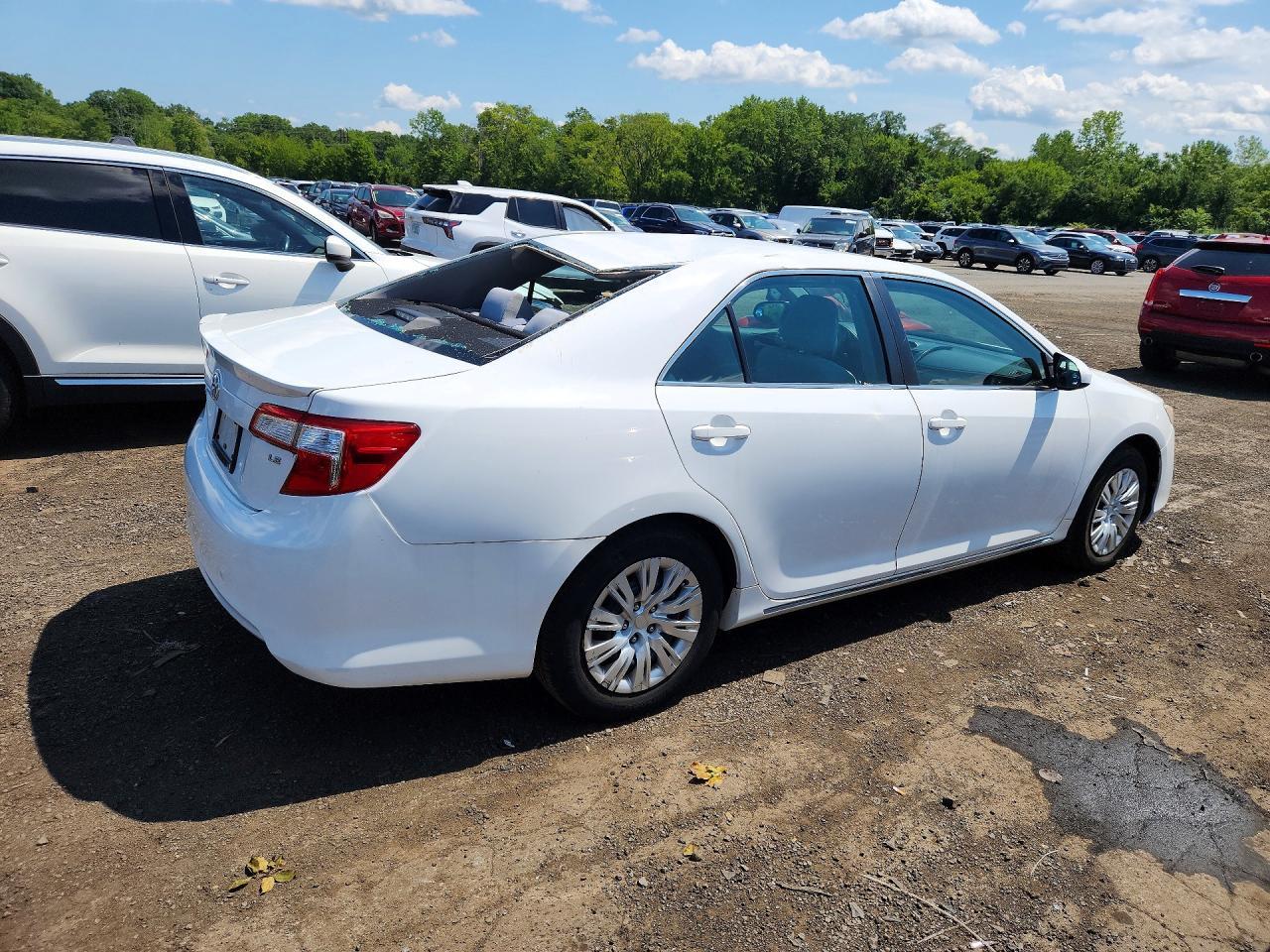 2014 TOYOTA CAMRY LE — Фото 3 из 12