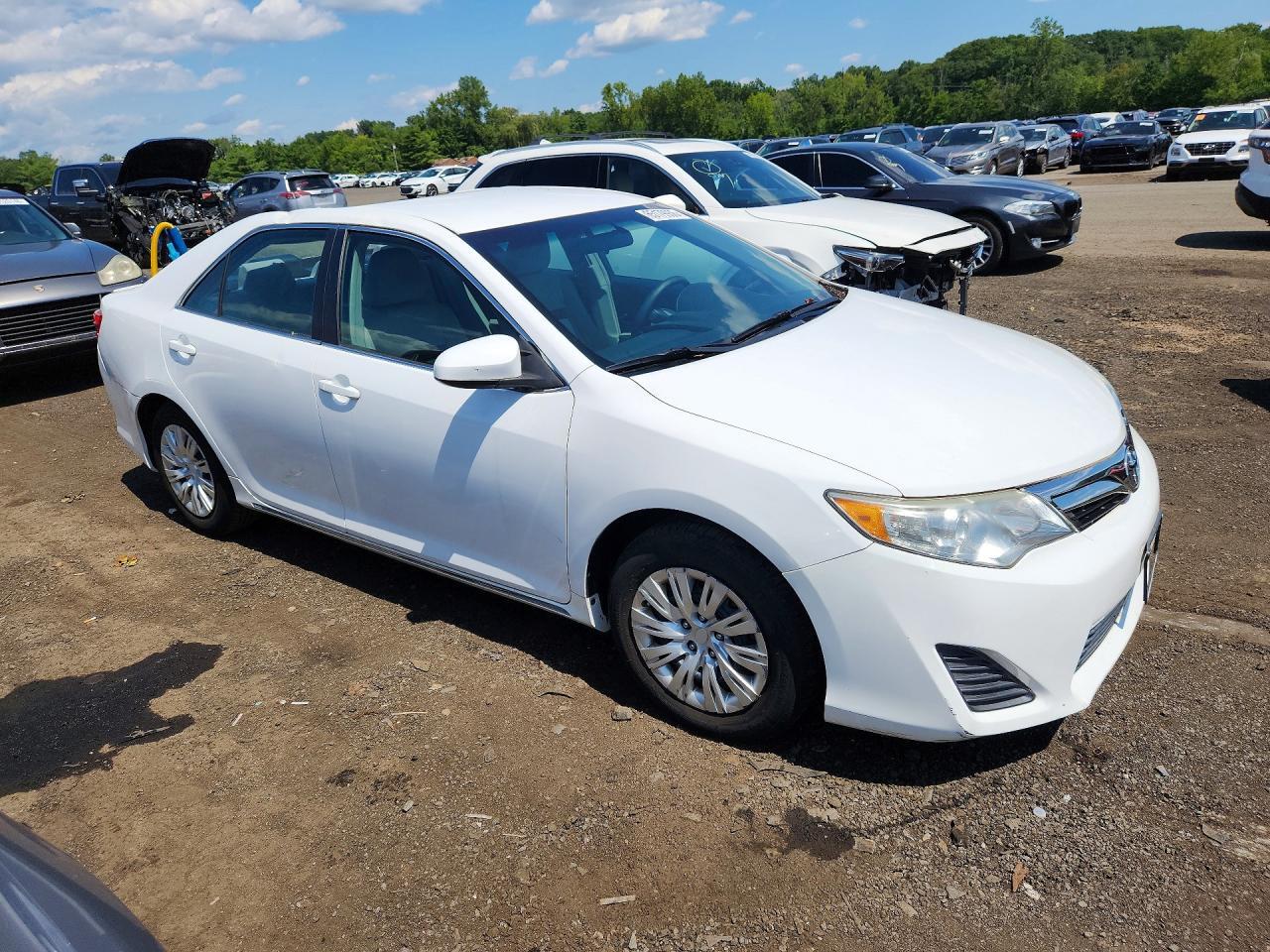 2014 TOYOTA CAMRY LE — Фото 4 из 12
