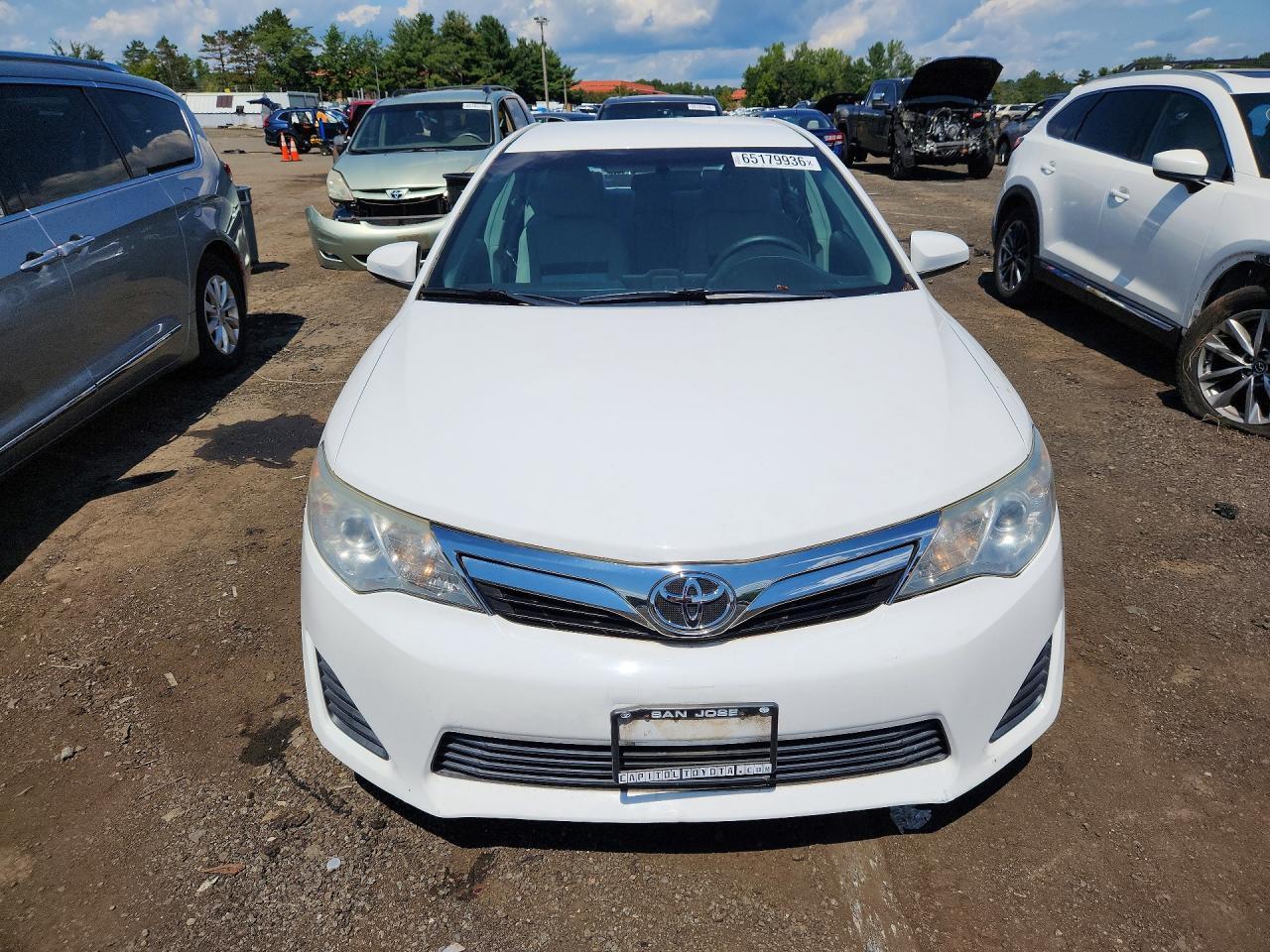 2014 TOYOTA CAMRY LE — Фото 5 из 12