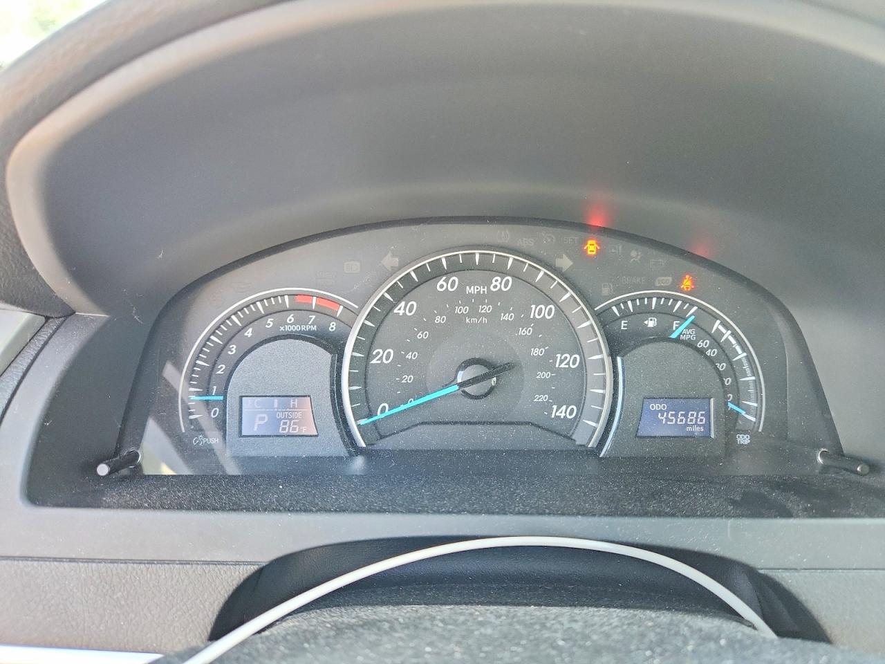 2014 TOYOTA CAMRY LE — Фото 9 из 12
