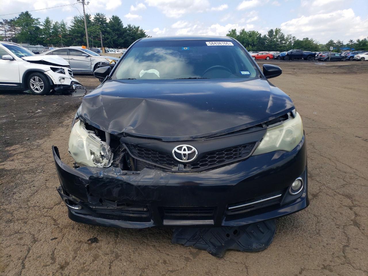2014 TOYOTA CAMRY SE — Фото 5 из 12