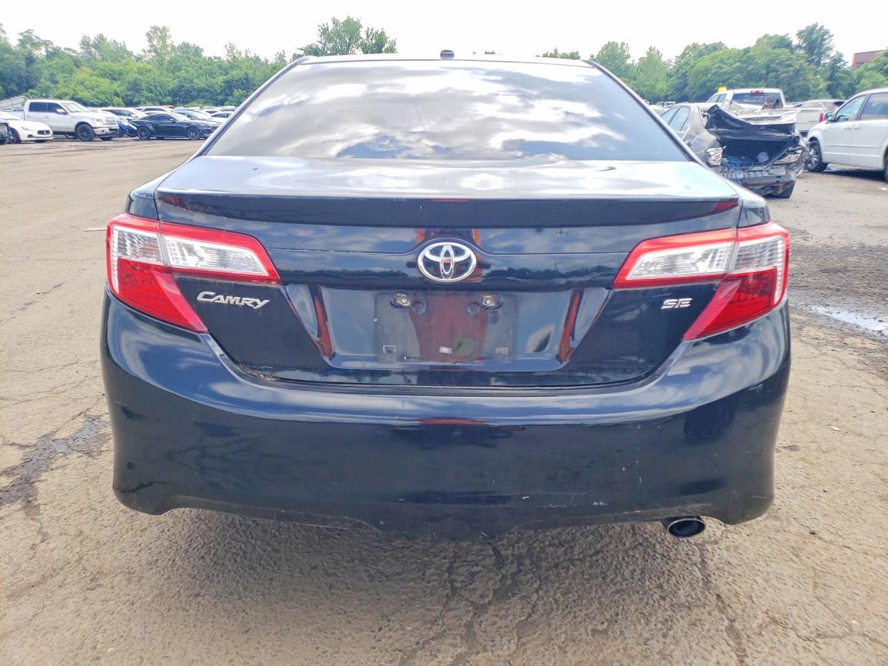 2014 TOYOTA CAMRY SE — Фото 6 из 12