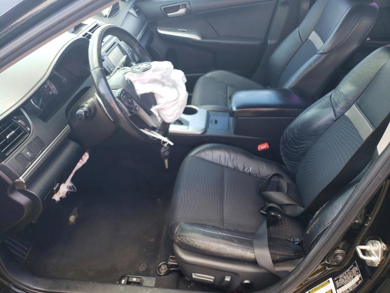 2014 TOYOTA CAMRY SE — Фото 7 из 12