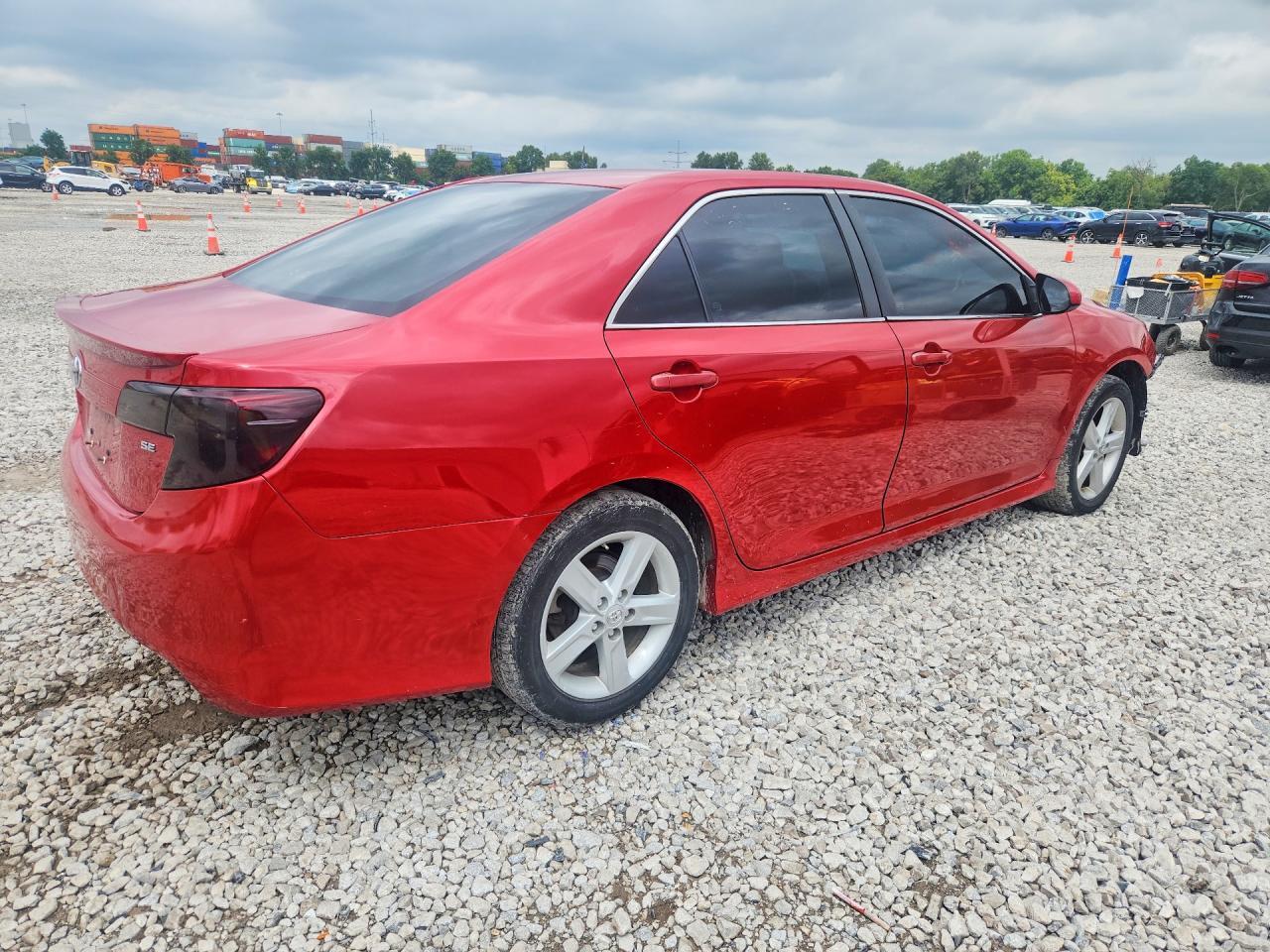 2014 TOYOTA CAMRY SE — Фото 3 из 12