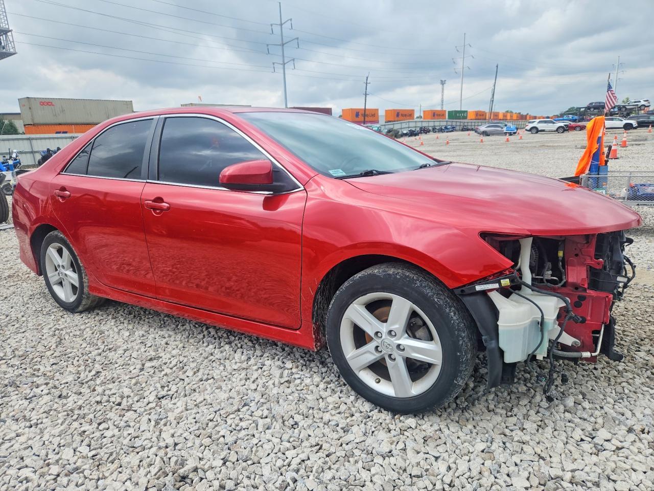 2014 TOYOTA CAMRY SE — Фото 4 из 12