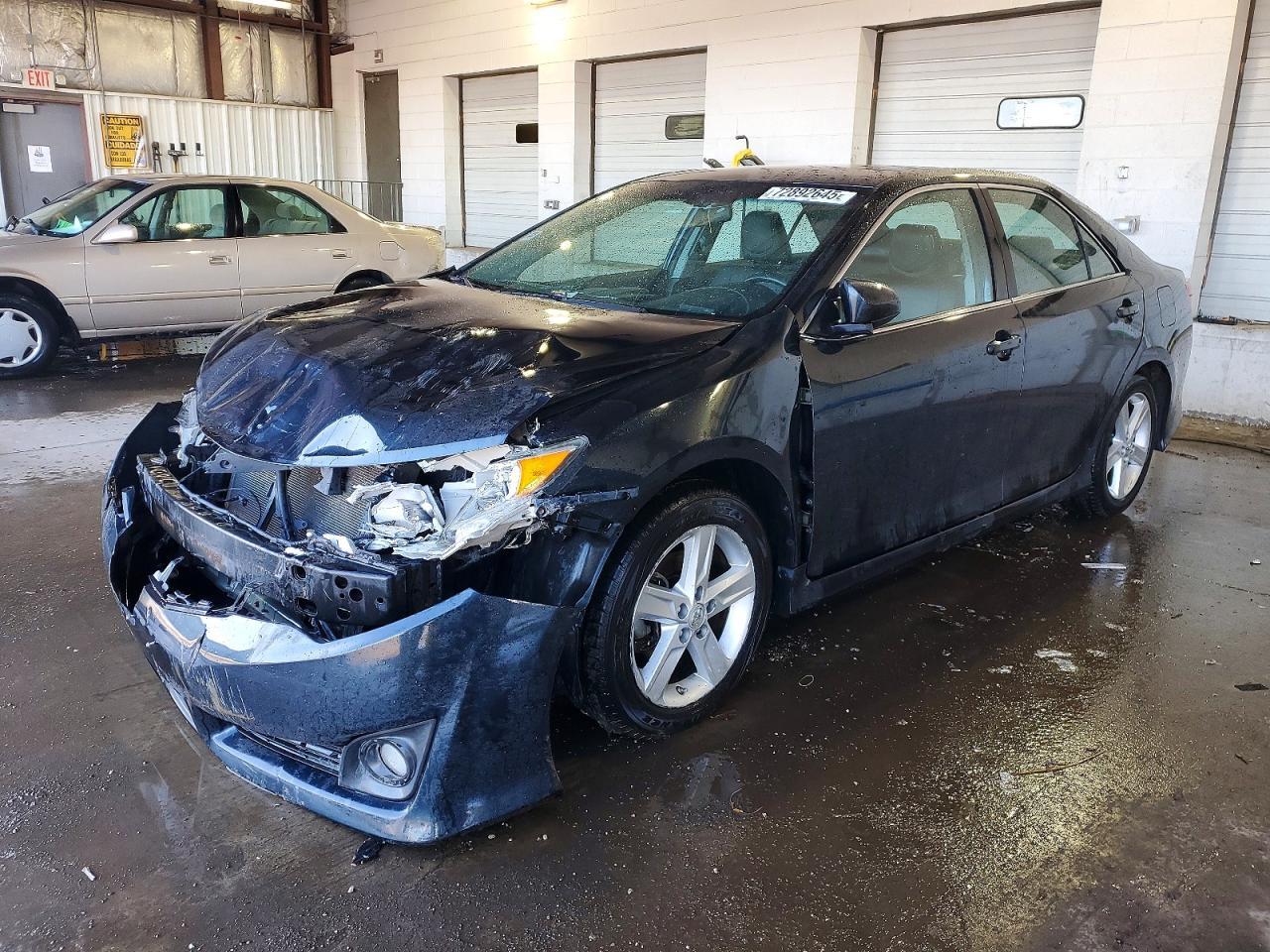 2014 TOYOTA CAMRY SE