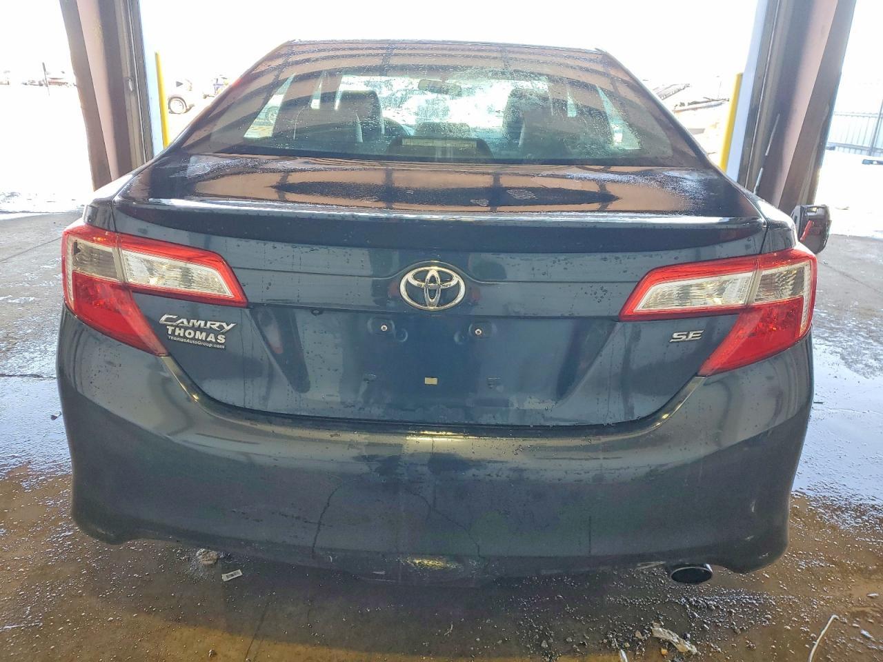 2014 TOYOTA CAMRY SE — Фото 6 из 12