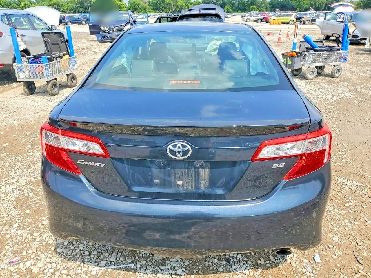 2014 TOYOTA CAMRY SE — Фото 6 из 12