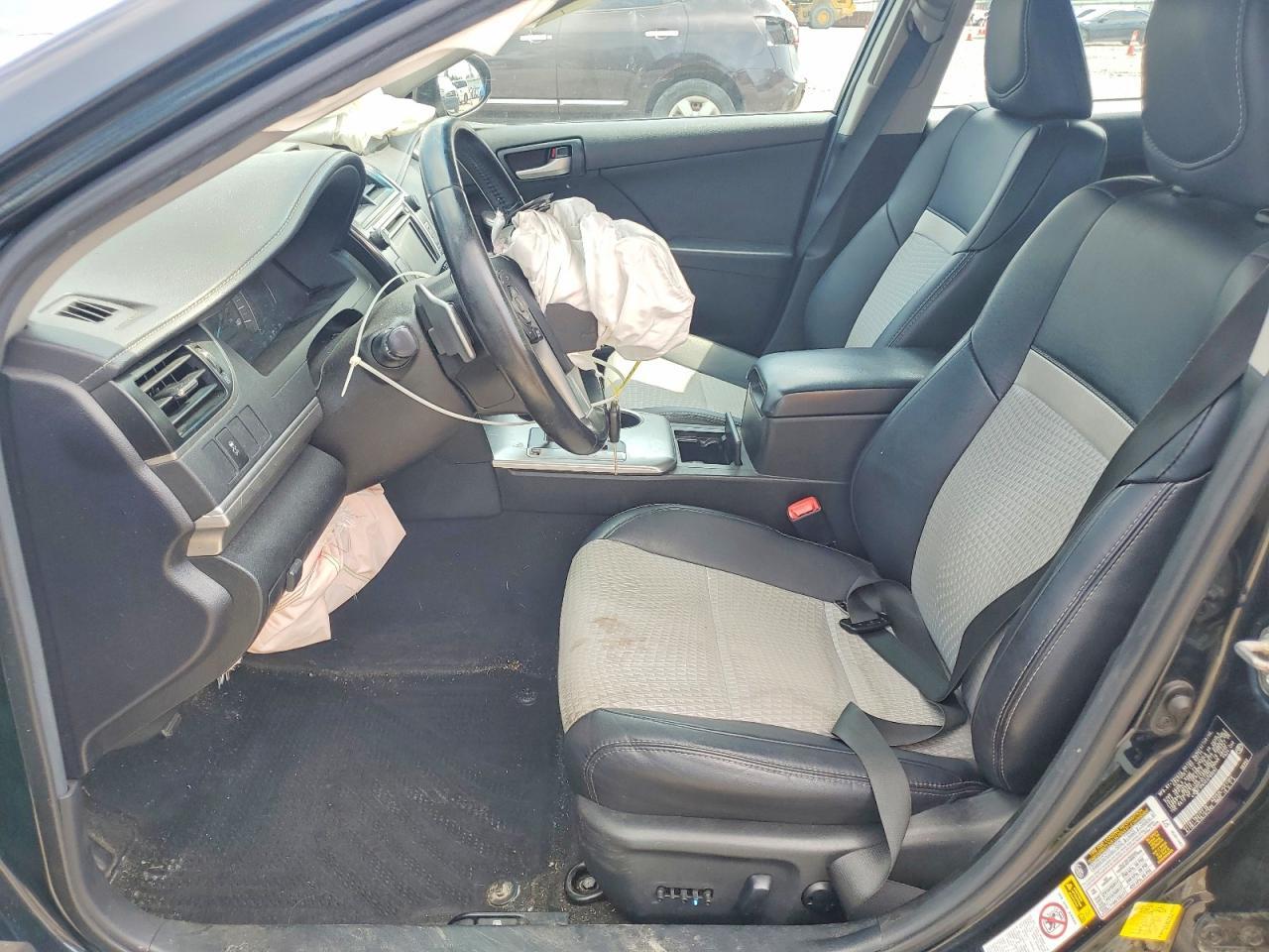2014 TOYOTA CAMRY SE — Фото 7 из 12
