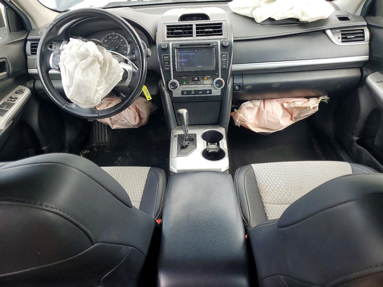 2014 TOYOTA CAMRY SE — Фото 8 из 12