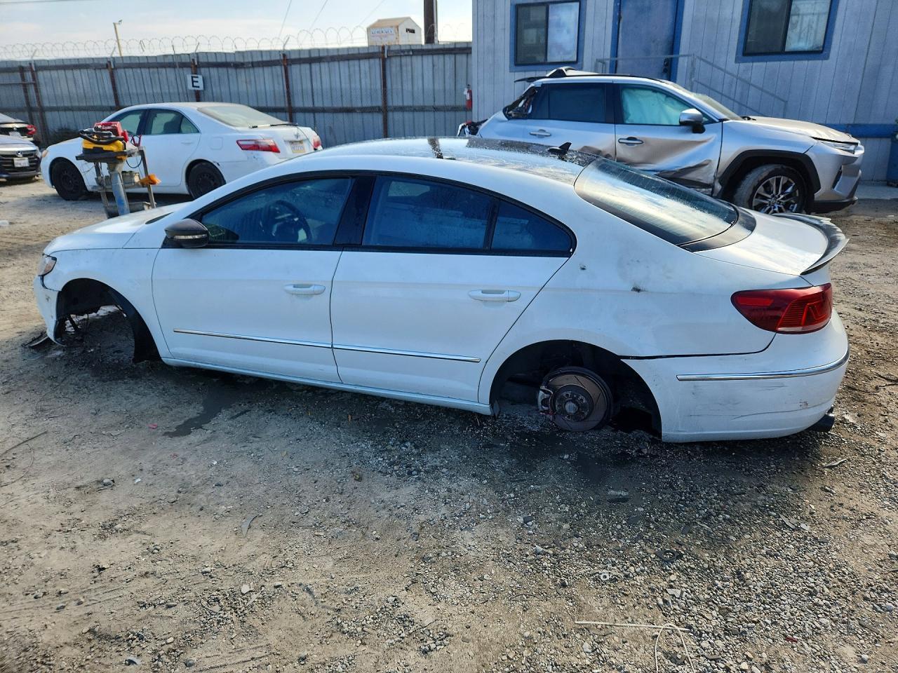 WVWKP7AN5HE503447 2017 VOLKSWAGEN CC photo no. 2