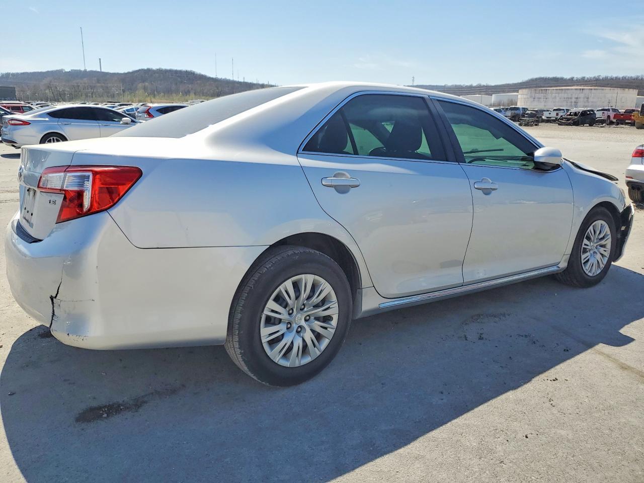 2014 TOYOTA CAMRY LE — Фото 3 из 12