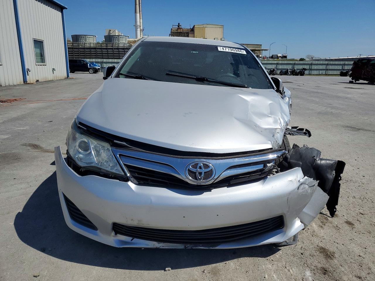 2014 TOYOTA CAMRY LE — Фото 5 из 12