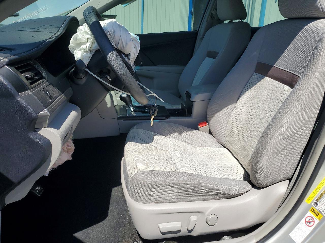 2014 TOYOTA CAMRY LE — Фото 7 из 12