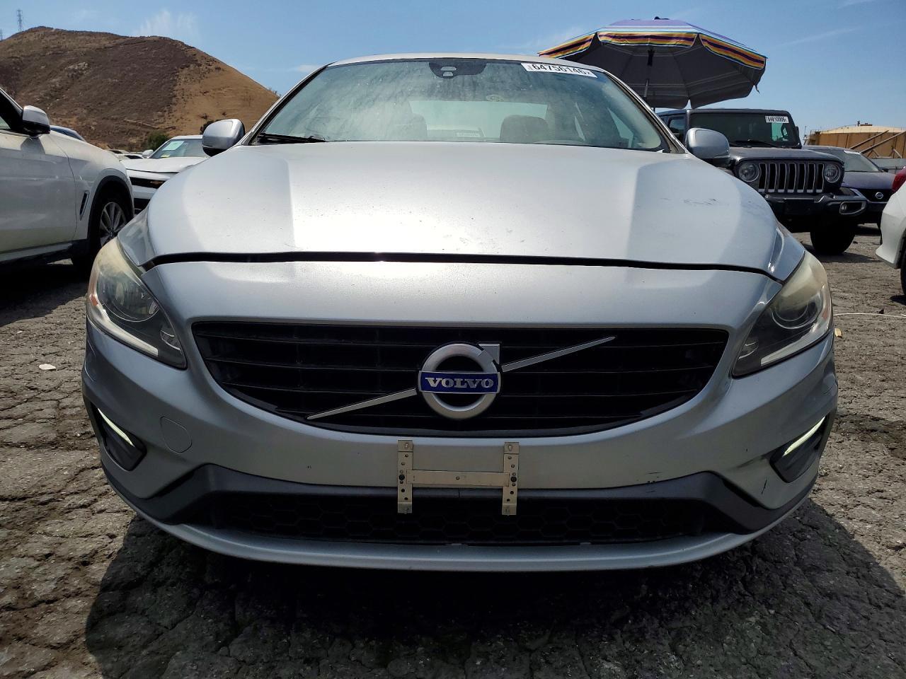 2017 VOLVO S60 — Фото 5 из 12