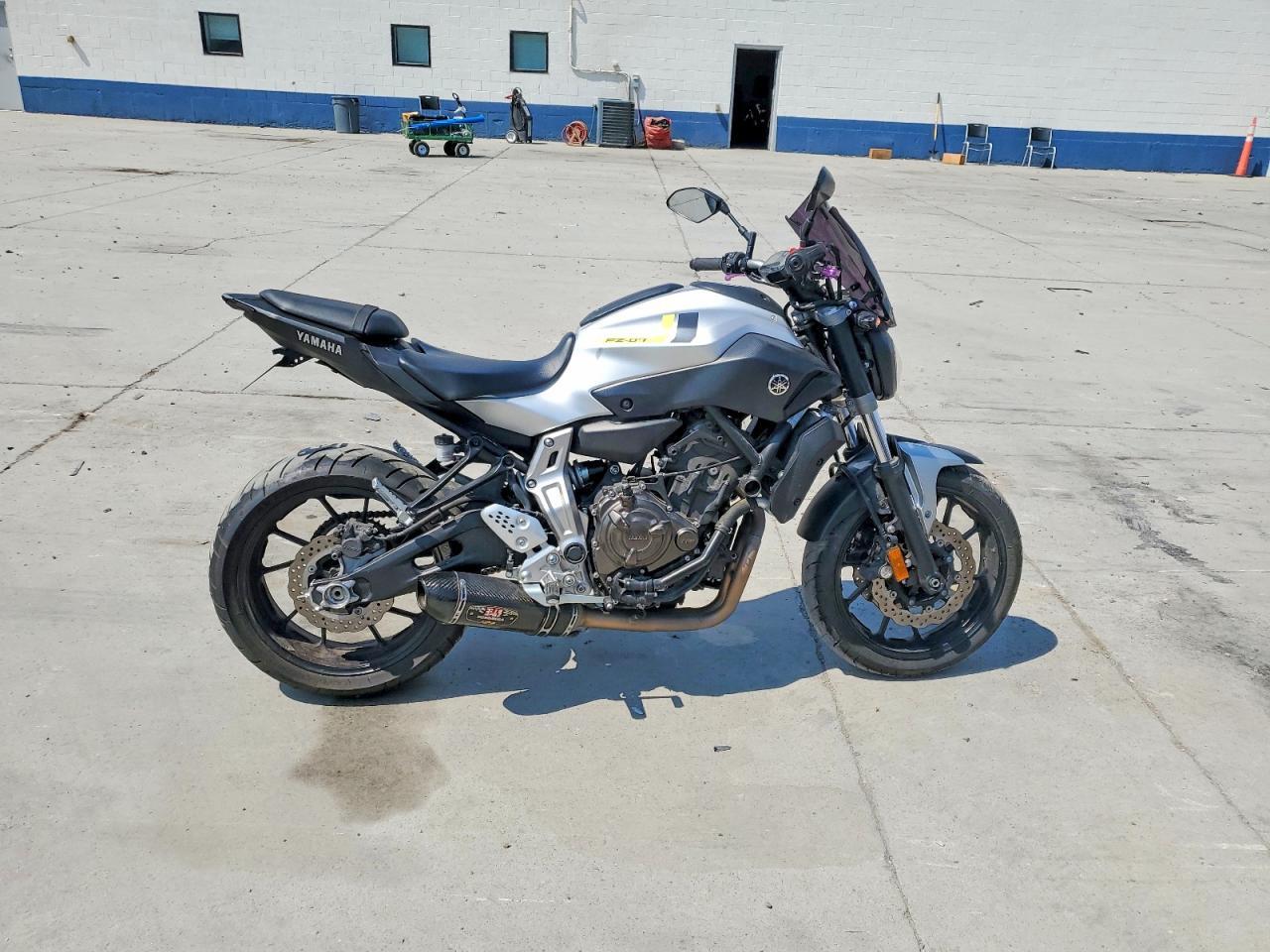 2017 YAMAHA FZ07 JYARM06E3HA011610