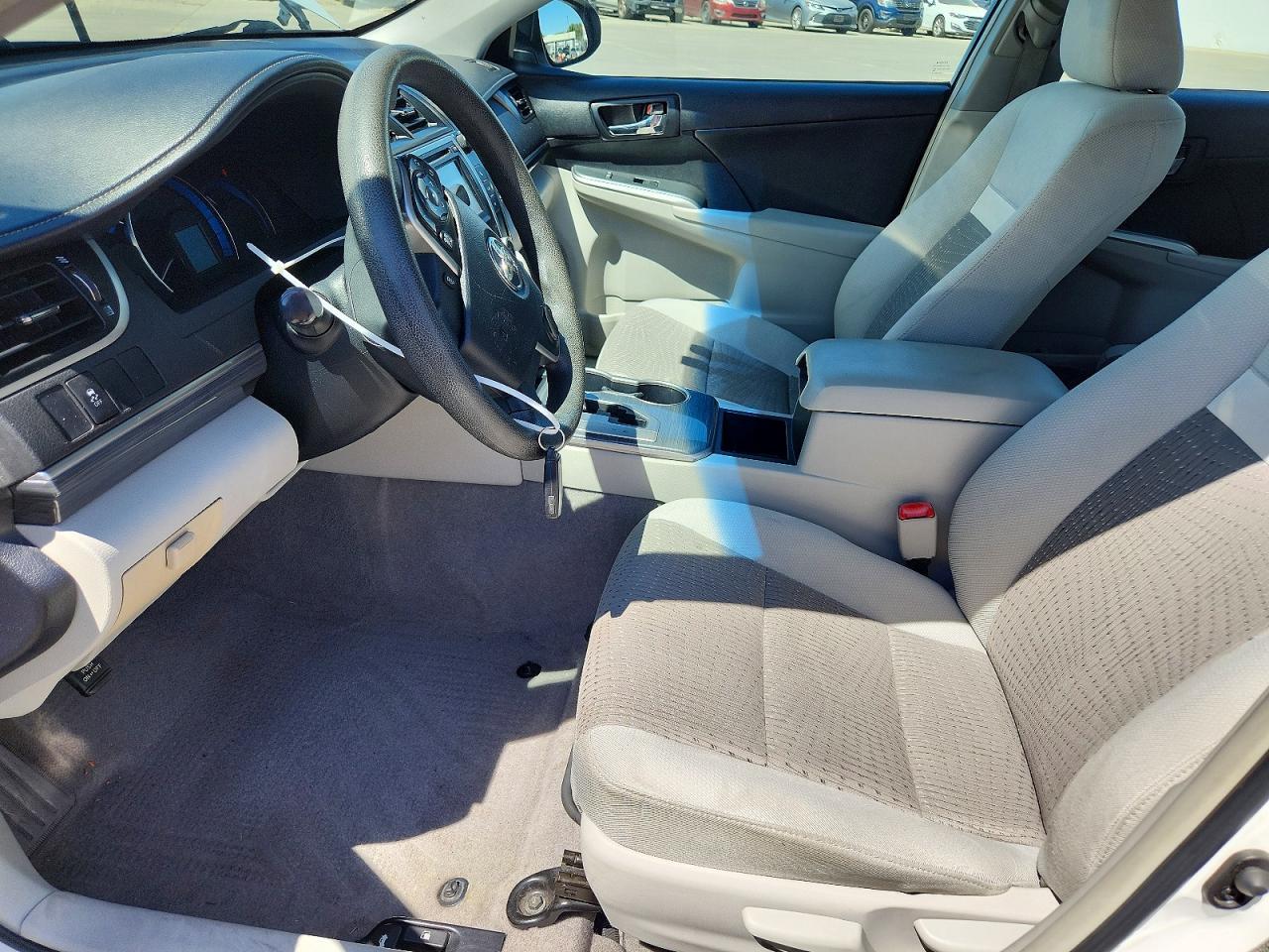 2014 TOYOTA CAMRY HYBRID — Фото 7 из 13